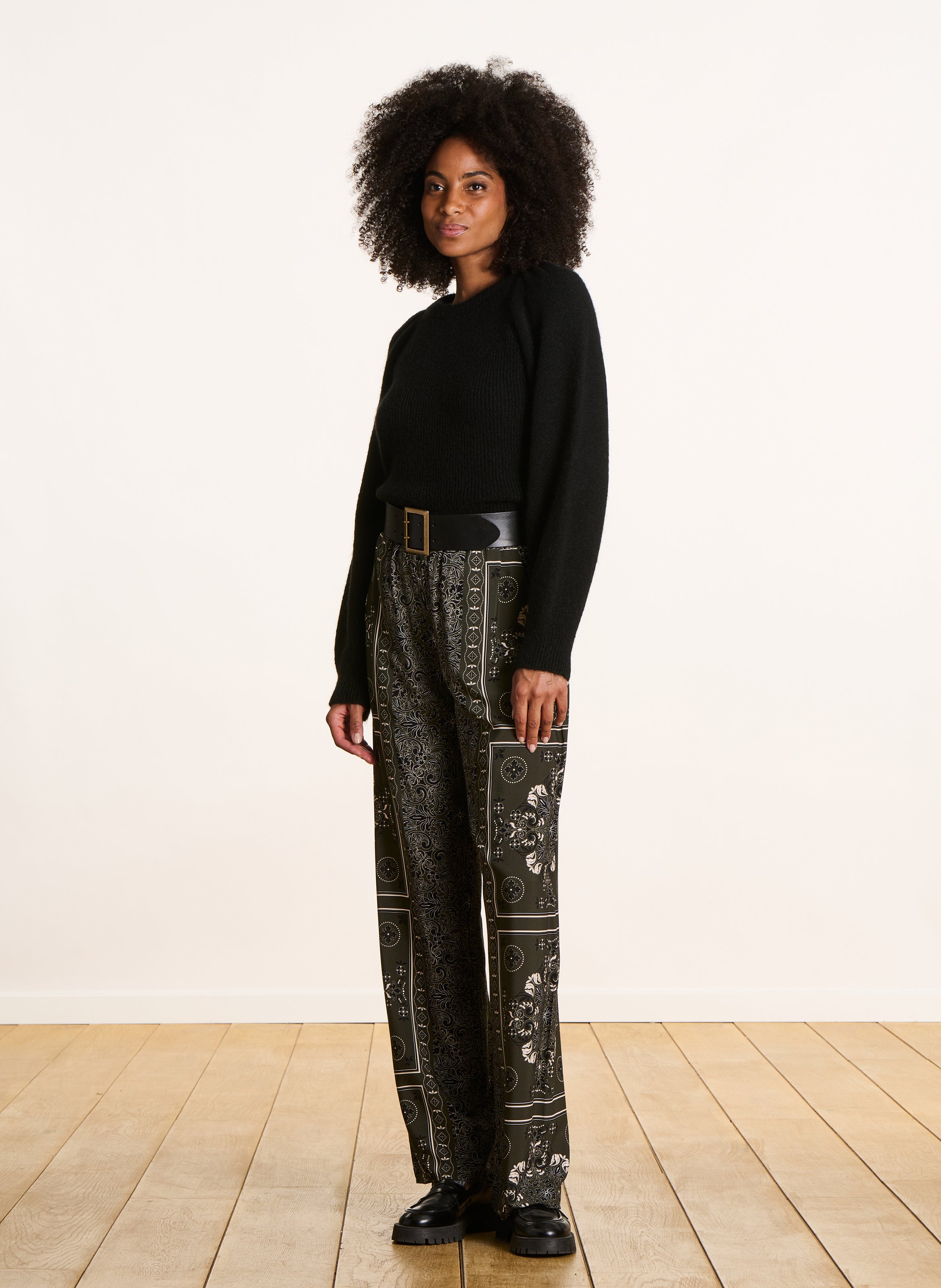 Pull court col rond en maille LA FEE MARABOUTEE Noir