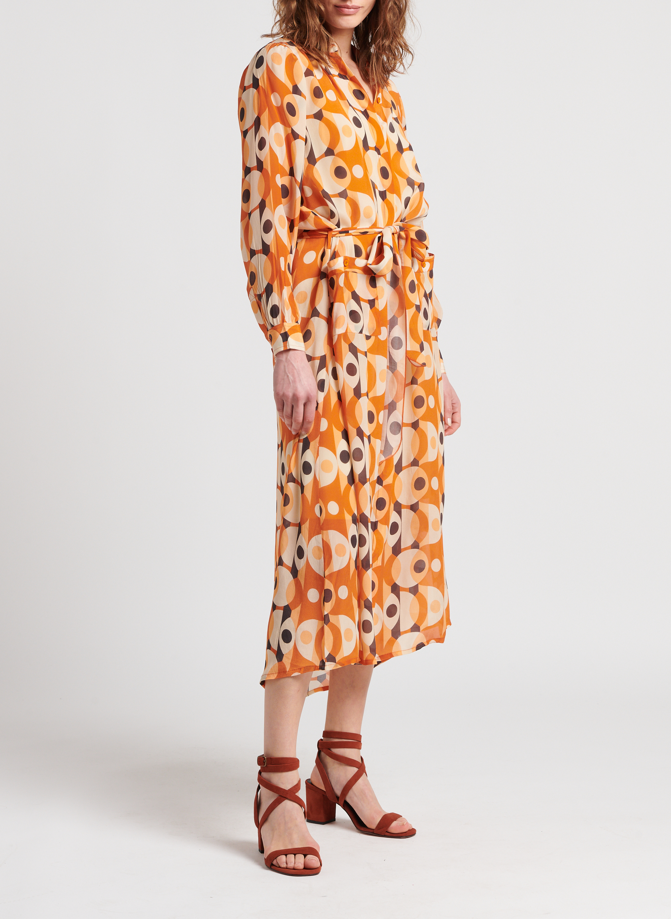 Lange jurk met klassieke kraag en print SWILDENS Beige