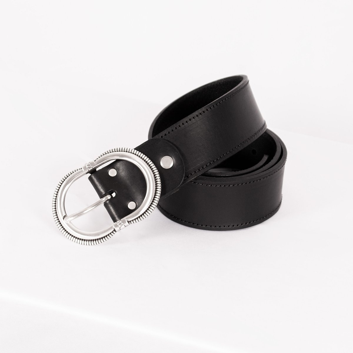Camargue leather belt JULES & JENN Black