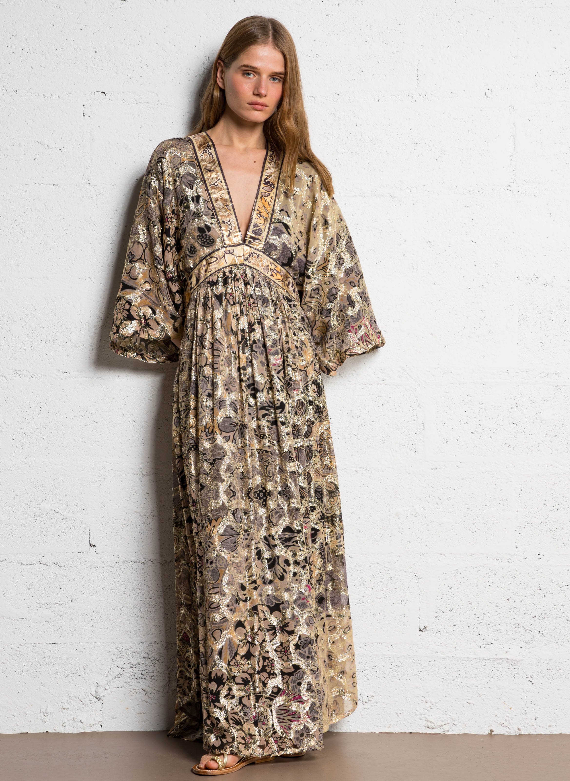 Atlas - Oversize-Pullover mit V-Ausschnitt MES DEMOISELLES Golden