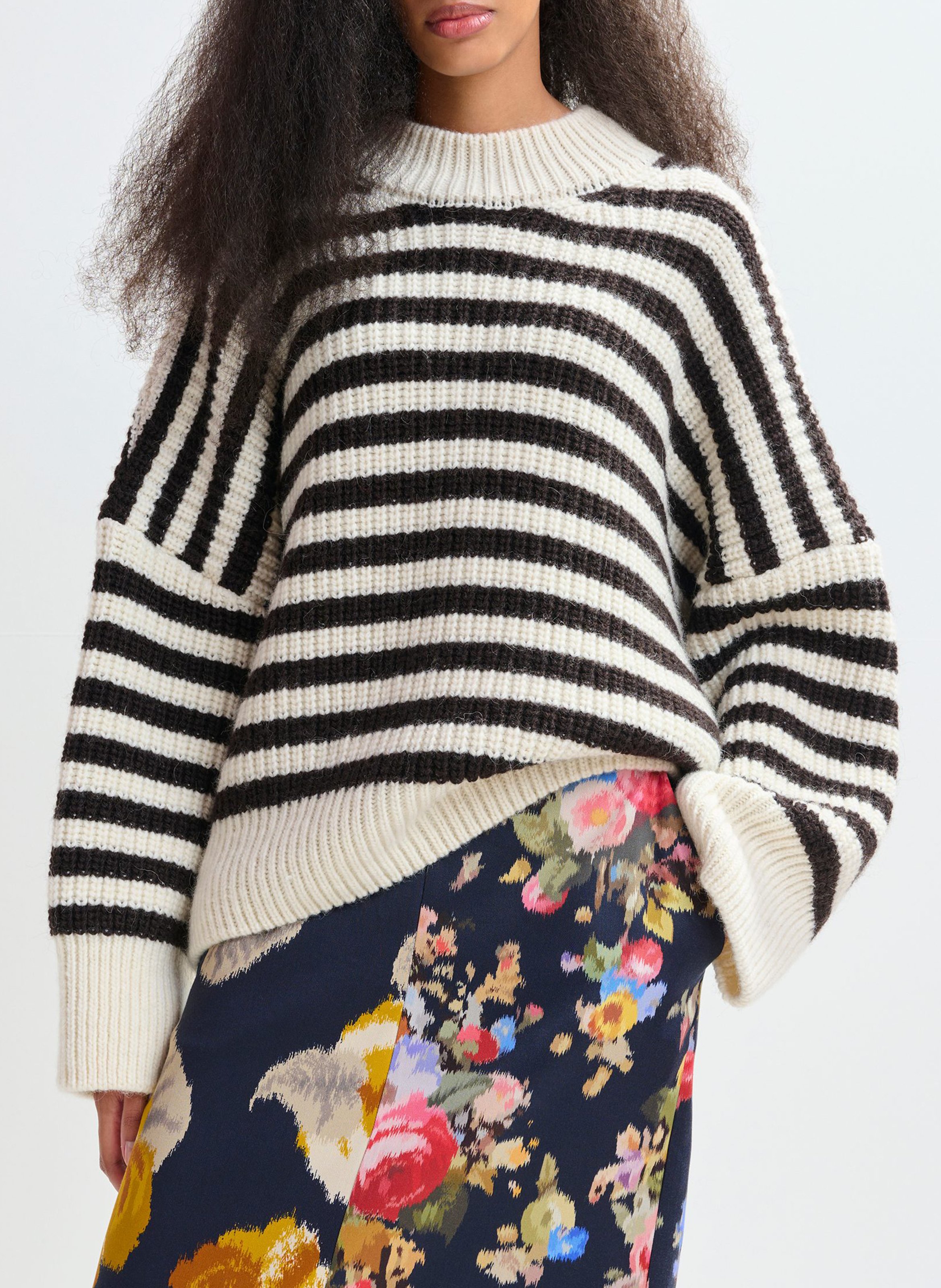 Pull oversize col rond en laine et alpaga ESSENTIEL ANTWERP Blanc