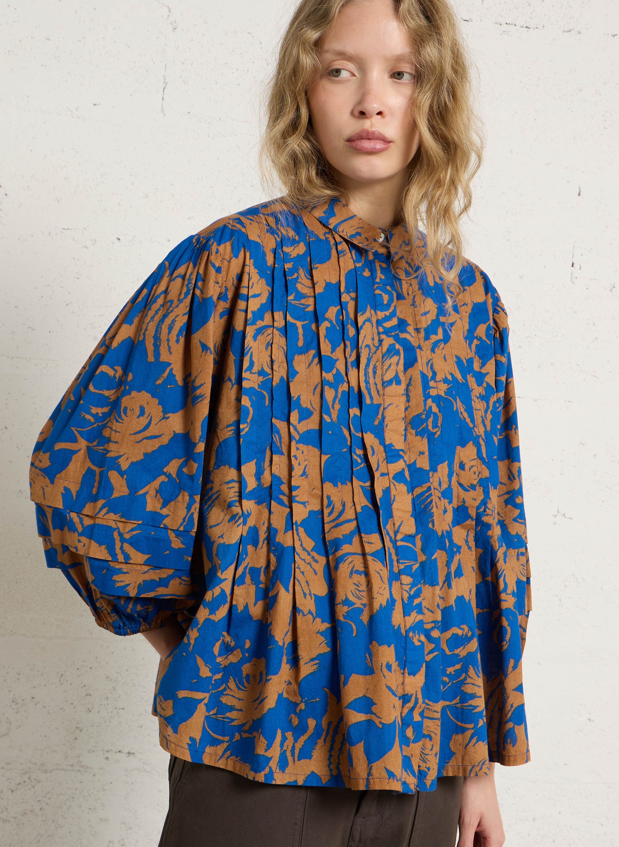 Weite Bluse aus Bio-Baumwolle mit klassischem Kragen LEON & HARPER Blau