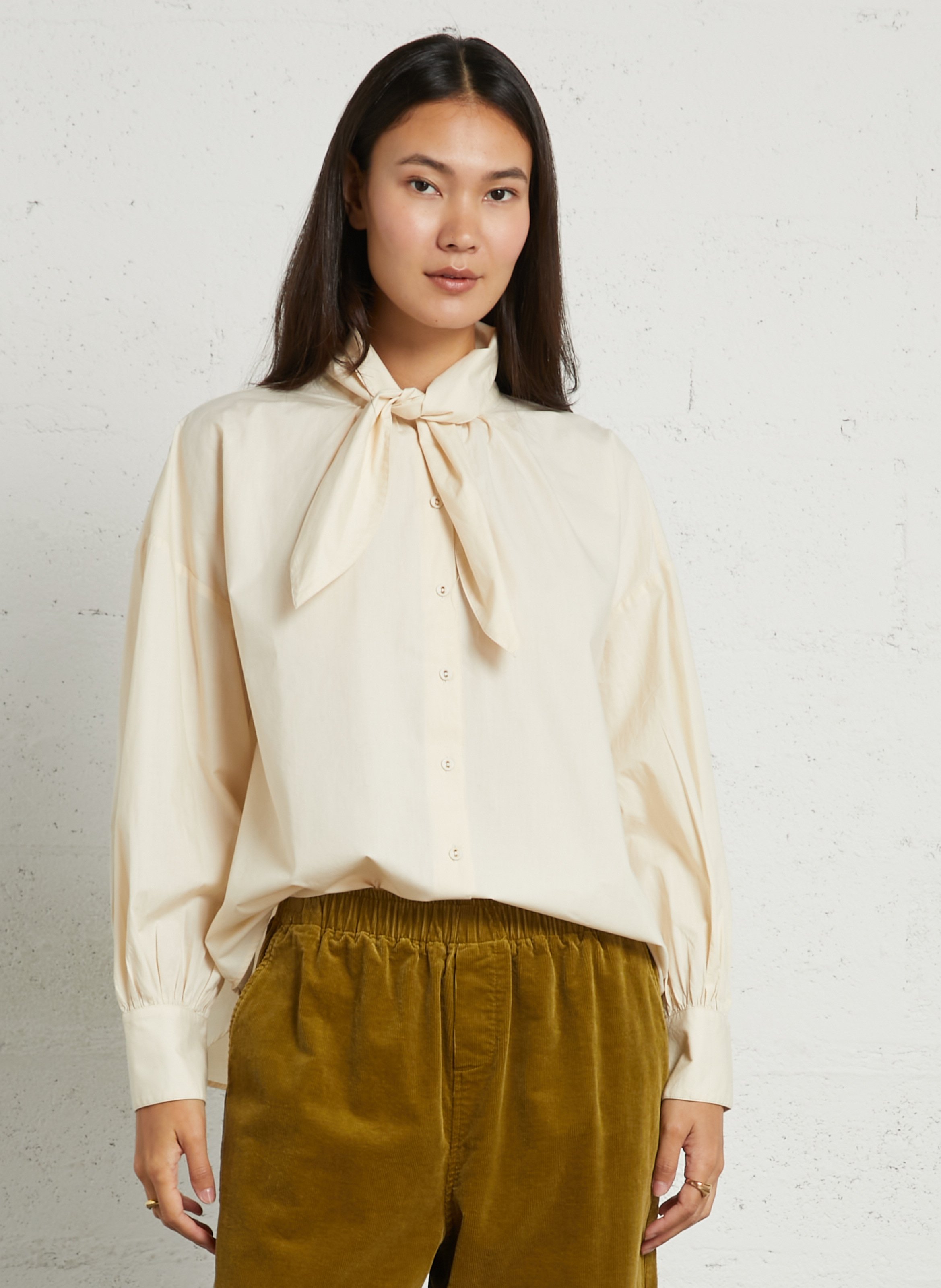 Chemise col à nouer unie en coton BELLEPIECE Beige