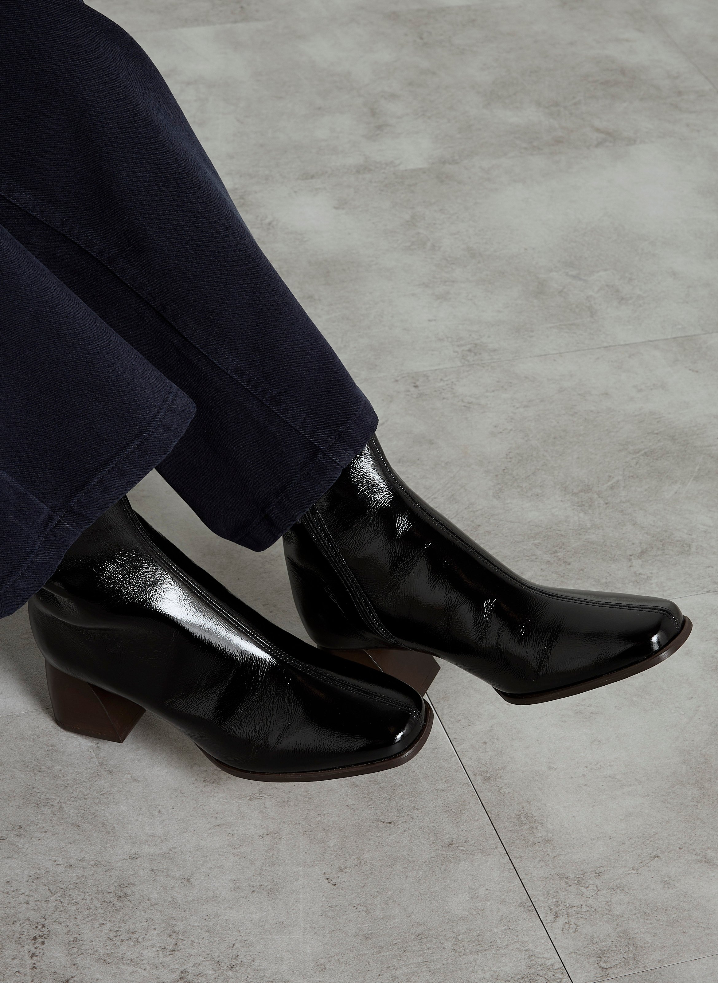 Bottines en cuir vernis BOCAGE Noir