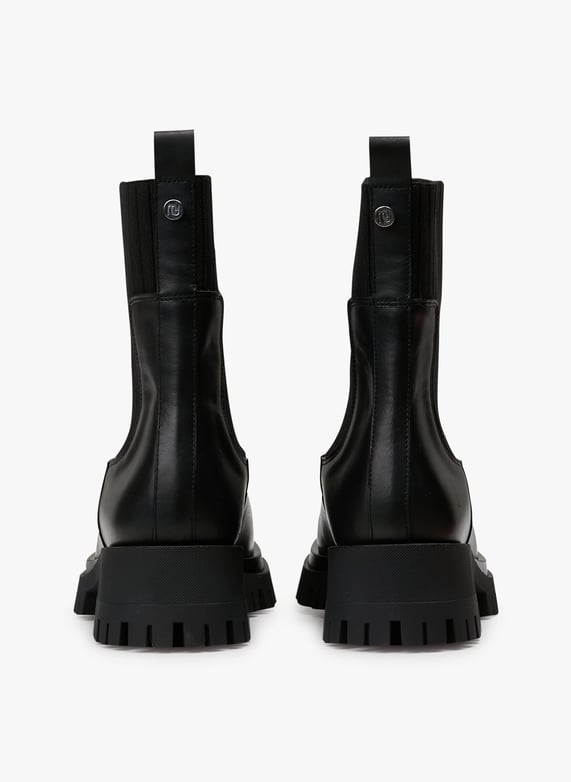 Slip-on smooth leather boots | Black by MELLOW YELLOW Slip-on smooth leather boots Black