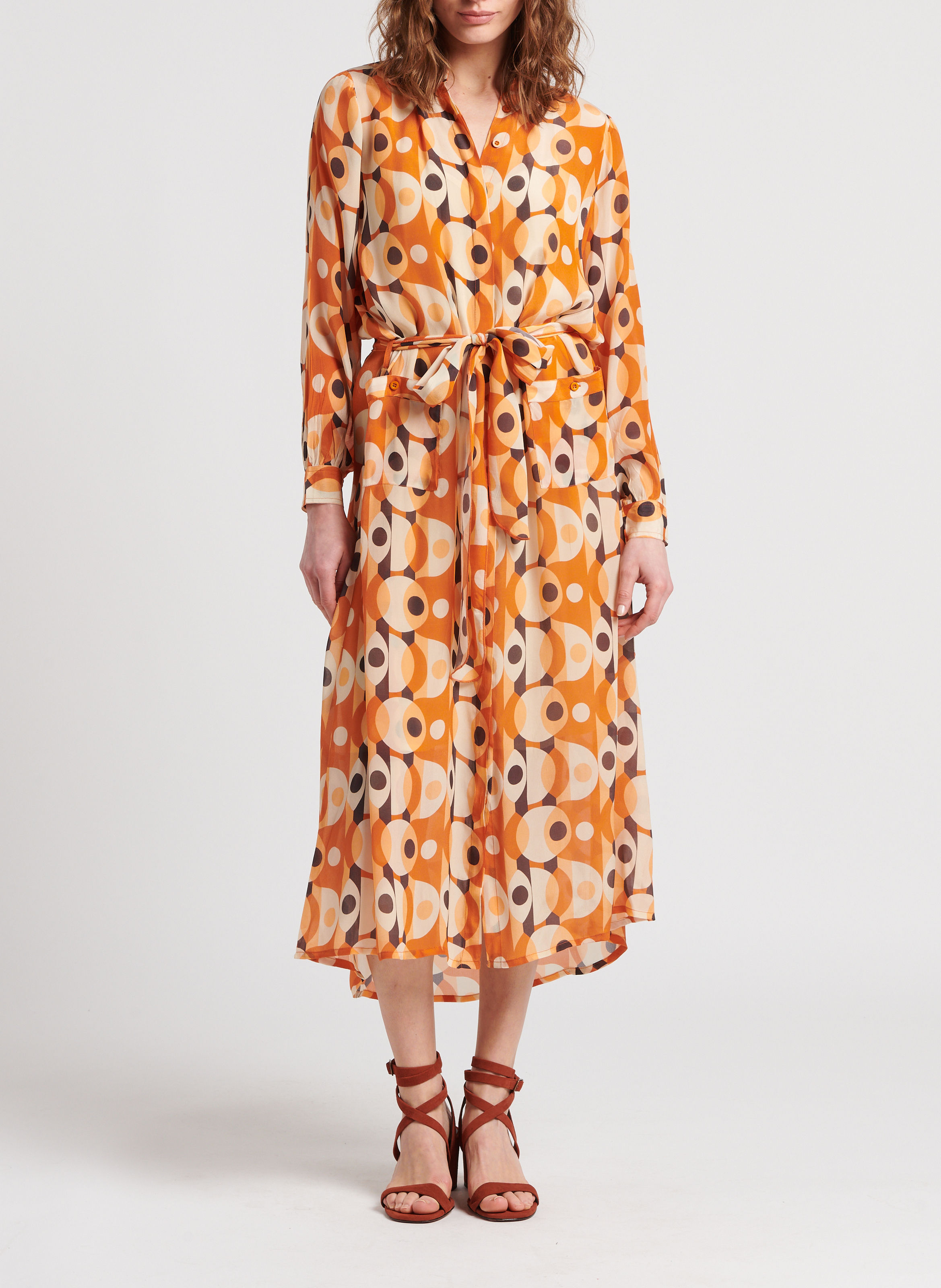 Lange jurk met klassieke kraag en print SWILDENS Beige