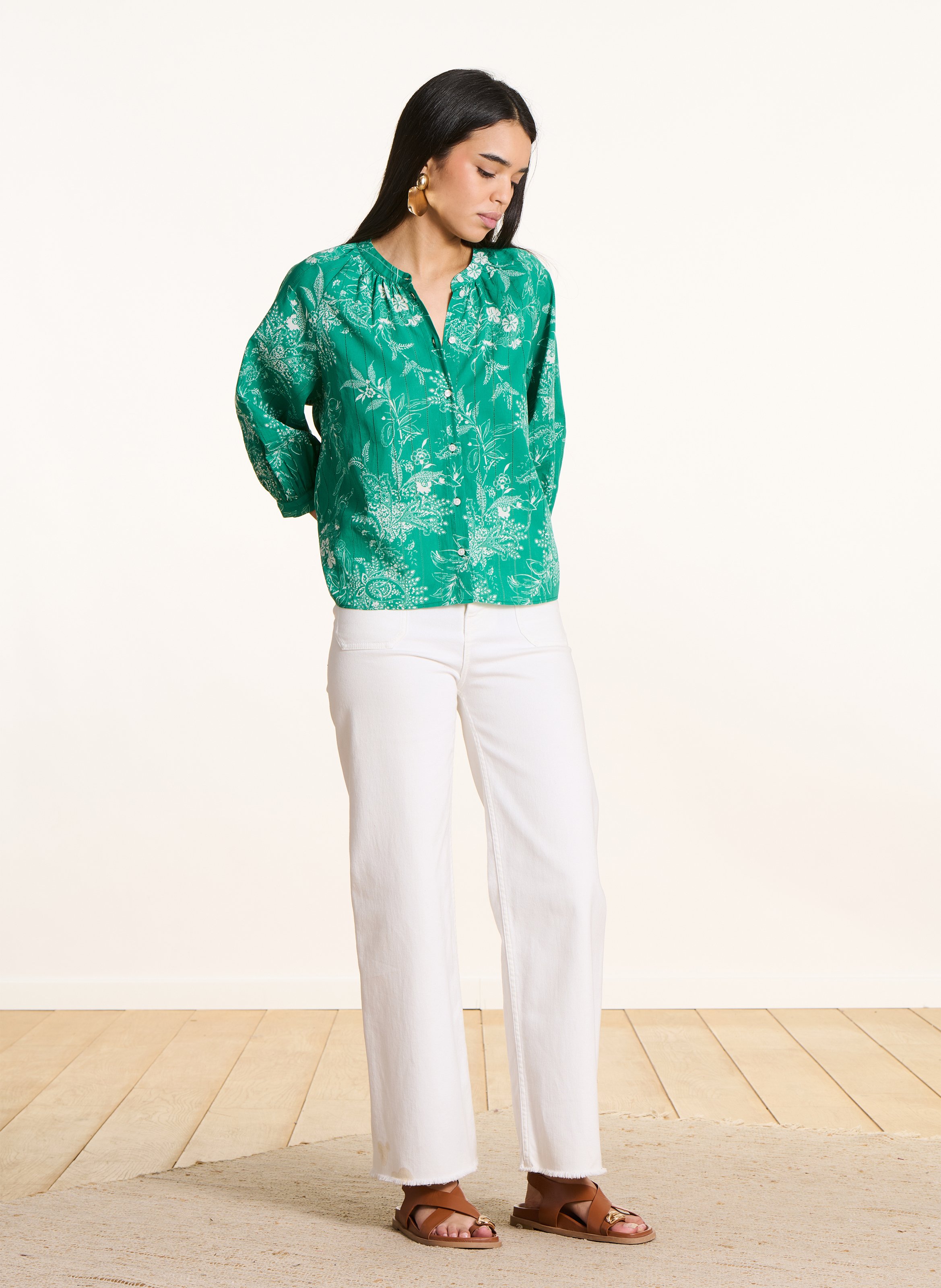 Weites Rundhals-Shirt mit floralem Print aus Bio-Baumwolle und Lochmuster LA FEE MARABOUTEE Grun