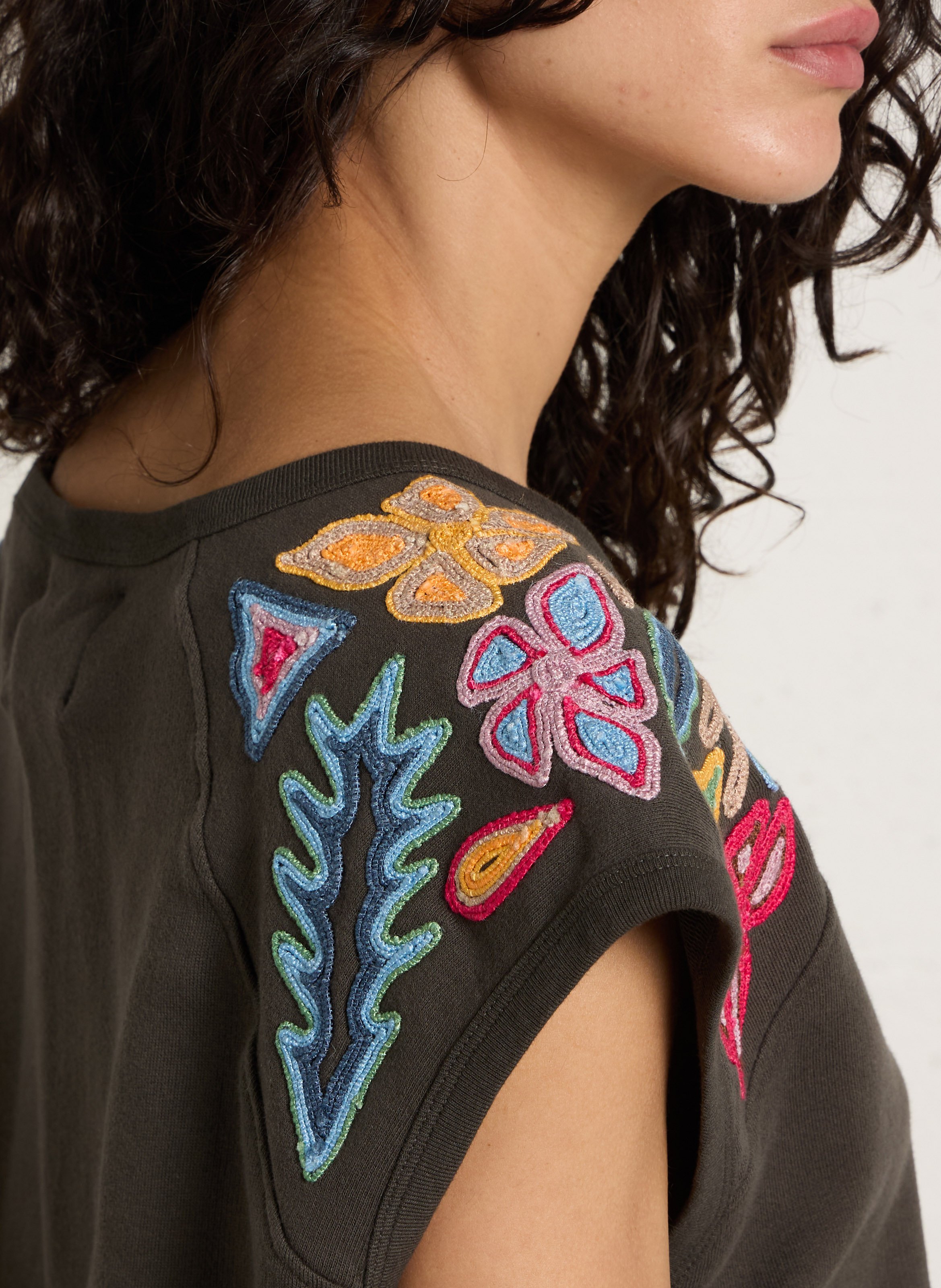 V-neck sweatshirt with embroidered details LEON & HARPER Grey