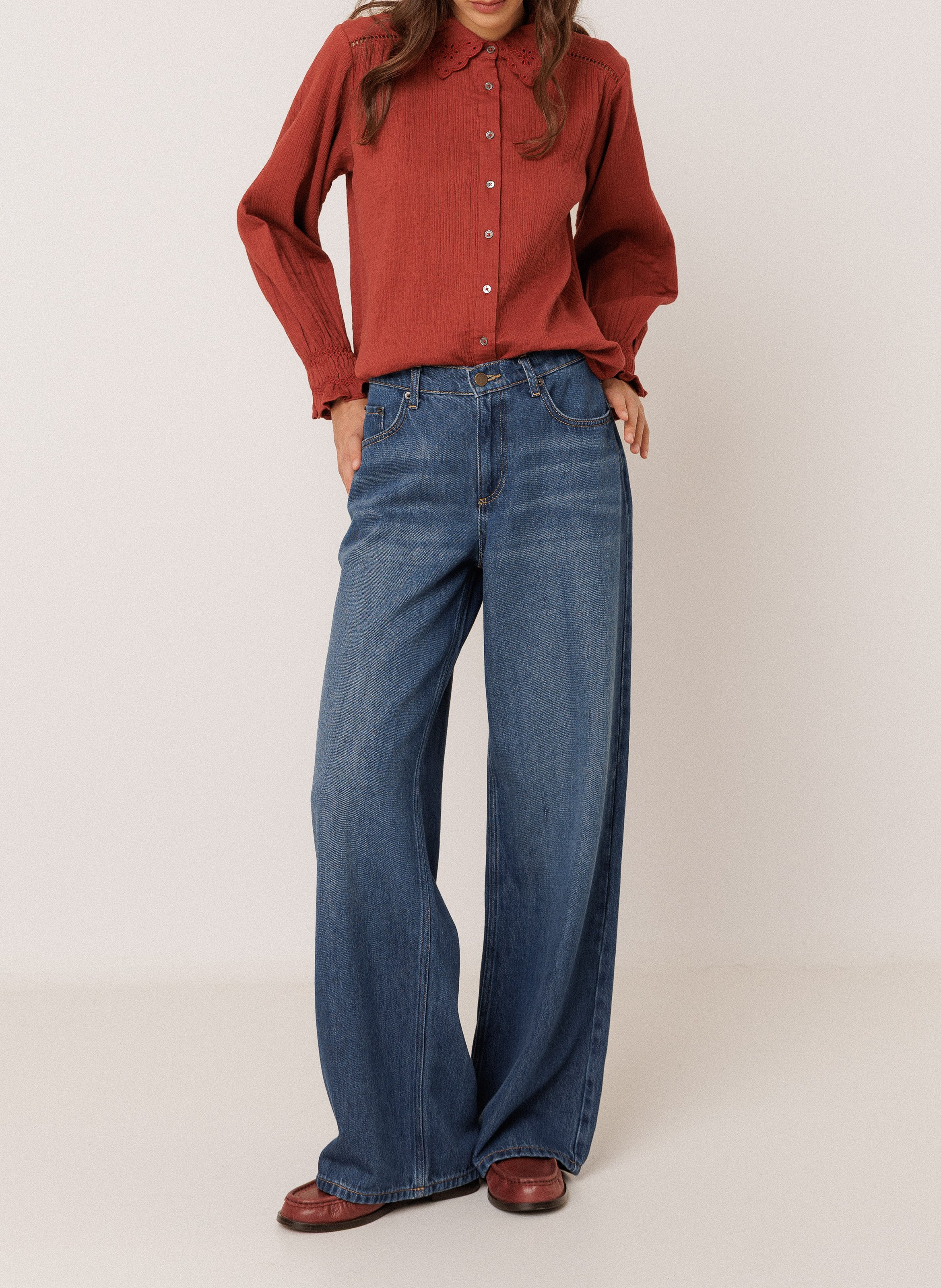 Straight-cut cotton shirt with classic collar INDI & COLD Red