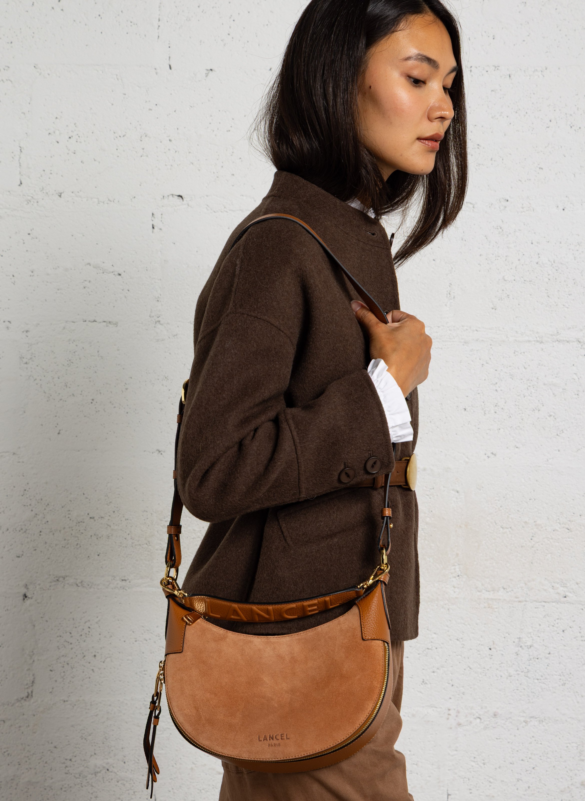 Zipped leather Hobo bag LANCEL Beige