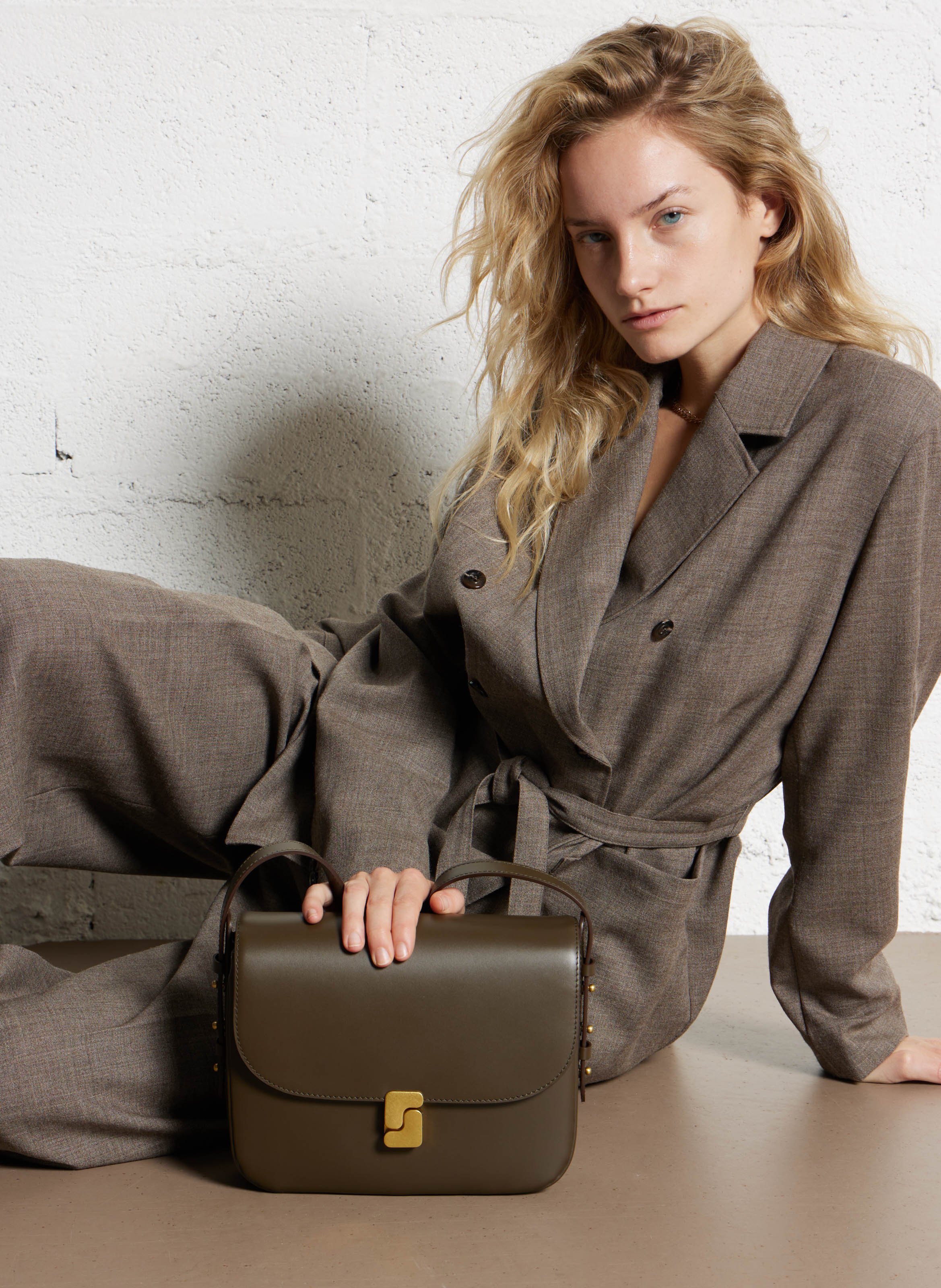 Sac bandoulière en cuir SOEUR Kaki