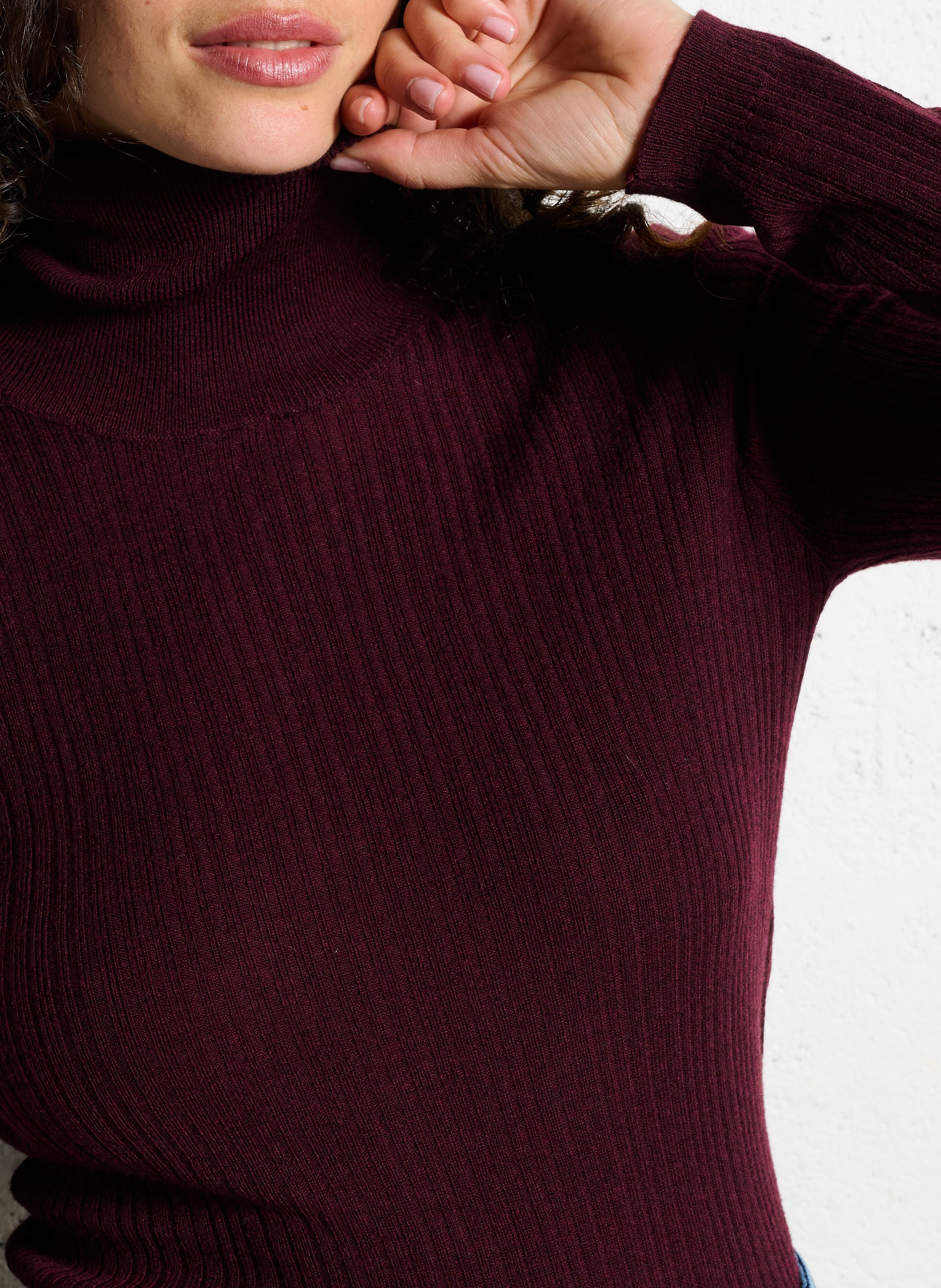 Gerade geschnittener Rollkragenpullover aus Strick LA PETITE ETOILE Rot