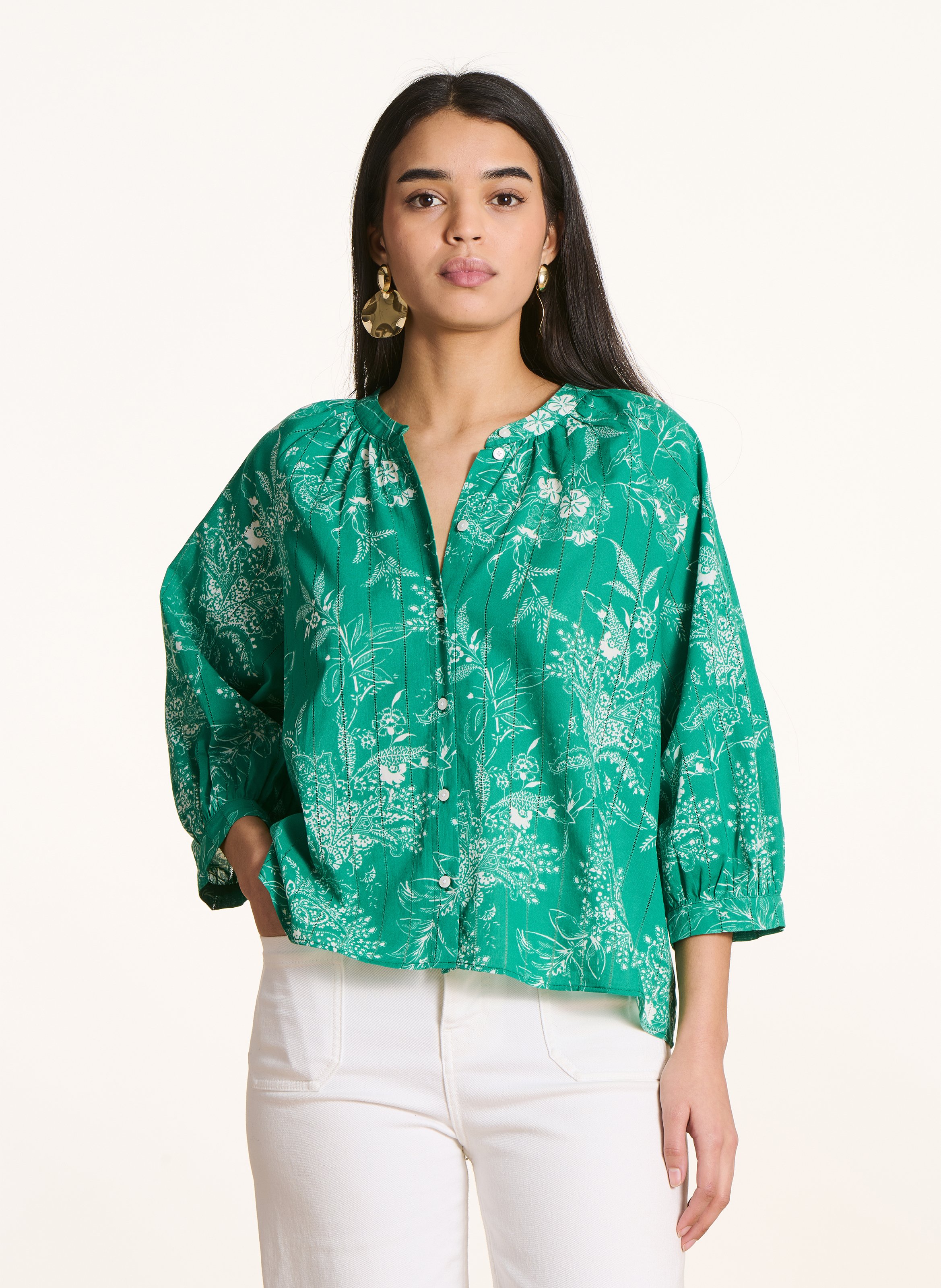 Weites Rundhals-Shirt mit floralem Print aus Bio-Baumwolle und Lochmuster LA FEE MARABOUTEE Grun