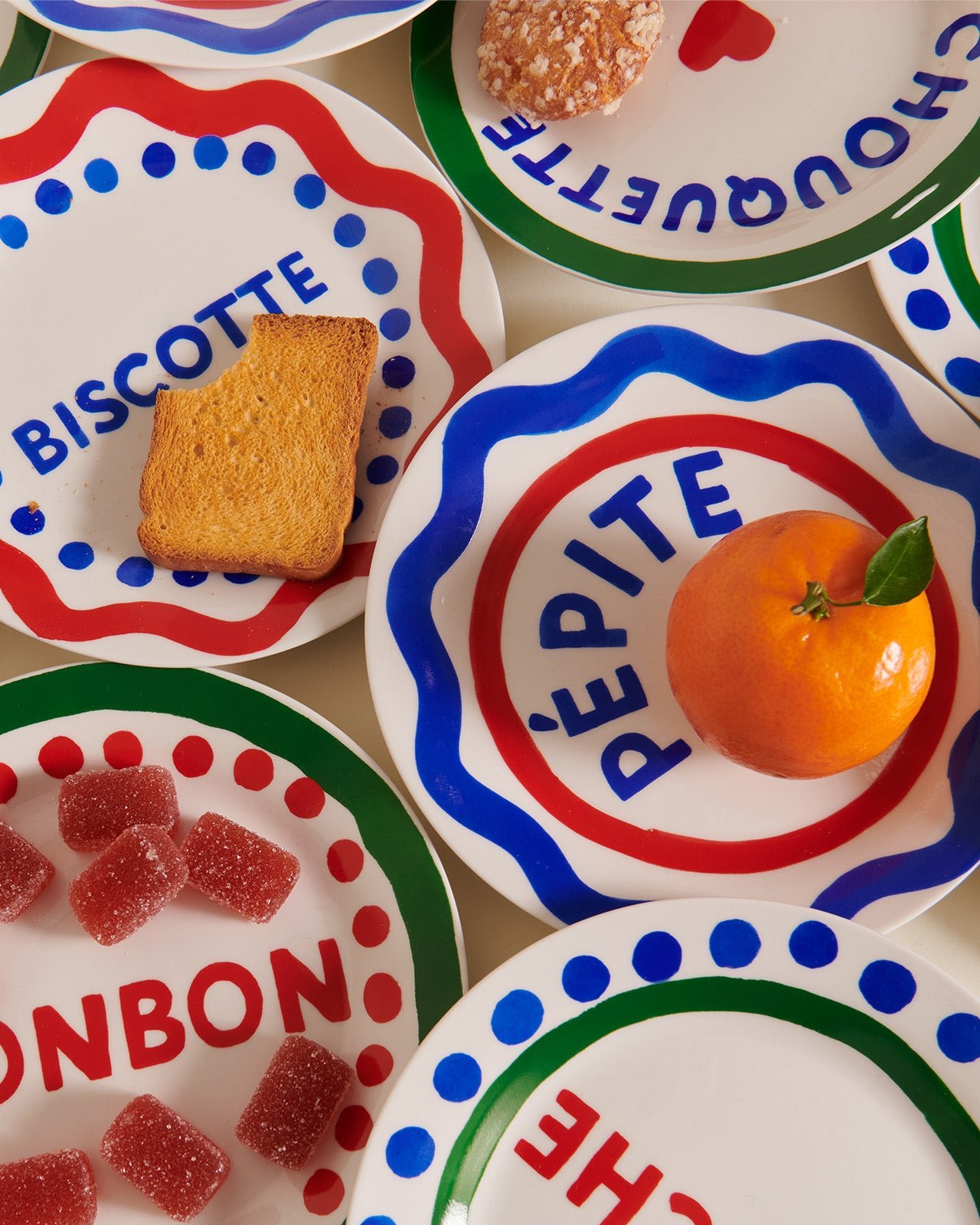 Porcelain dessert plate with gold nugget details EMOI EMOI Multicolored