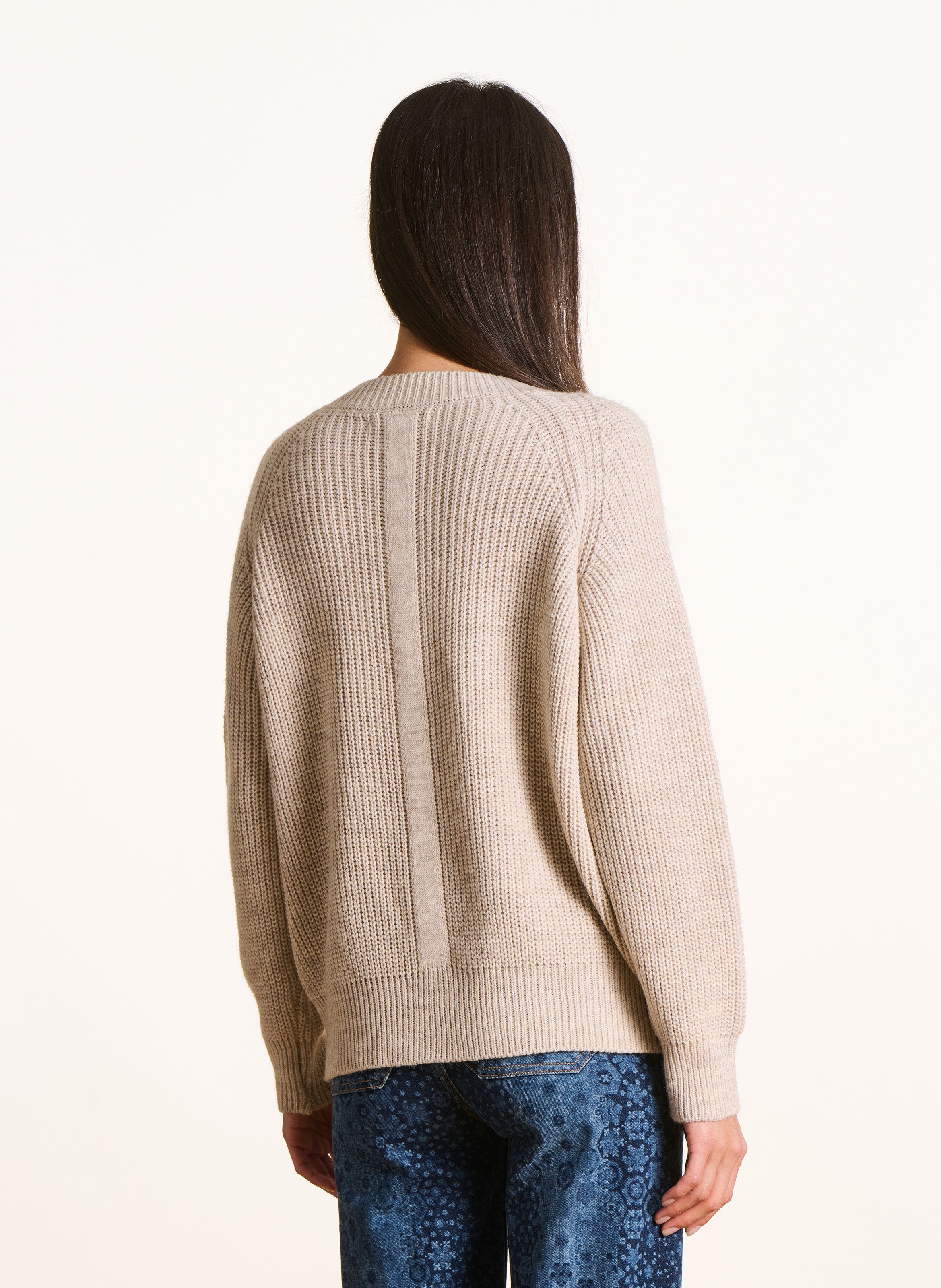 Mixed-knit straight V-neck sweater LA FEE MARABOUTEE Beige