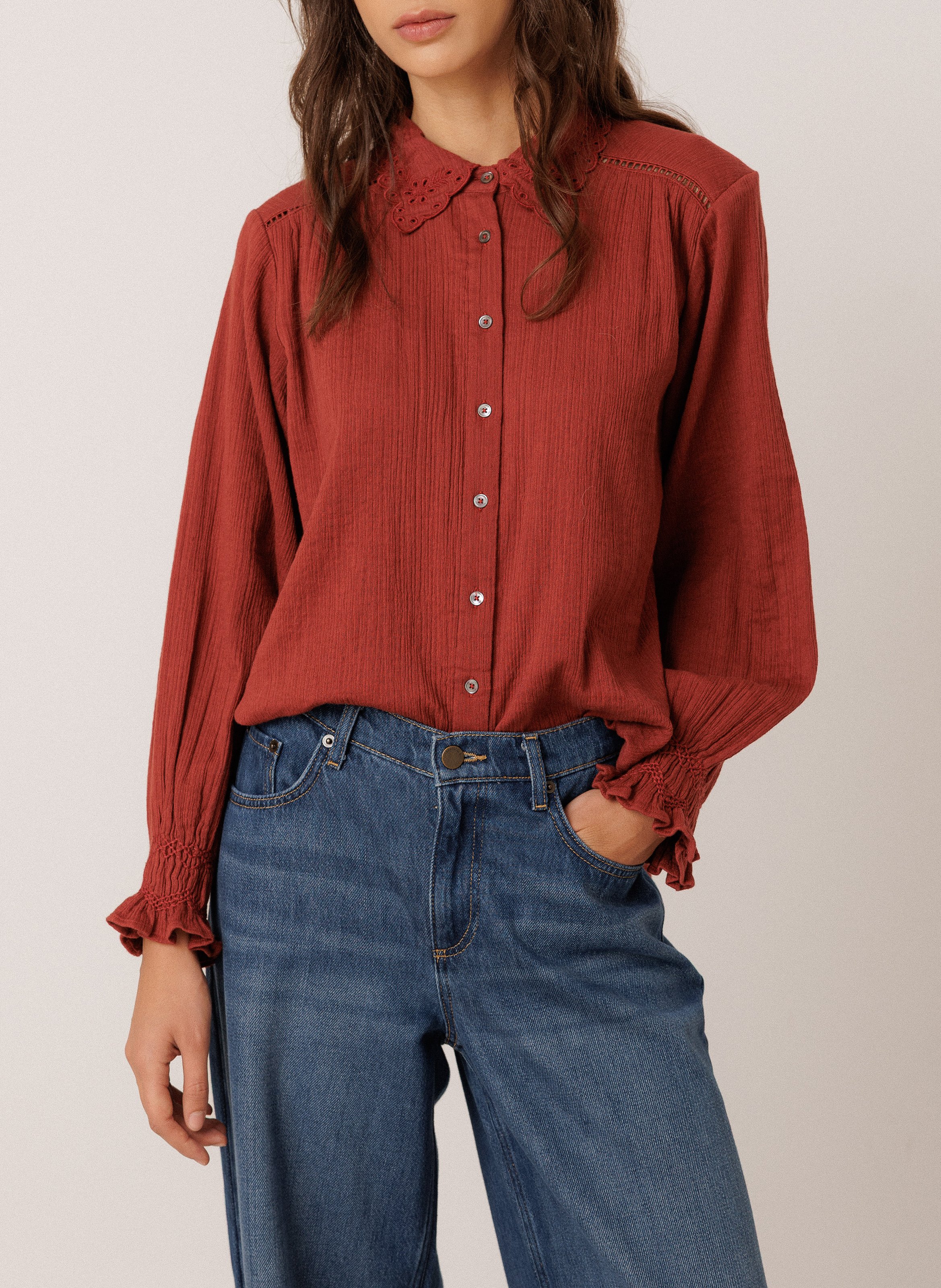 Straight-cut cotton shirt with classic collar INDI & COLD Red