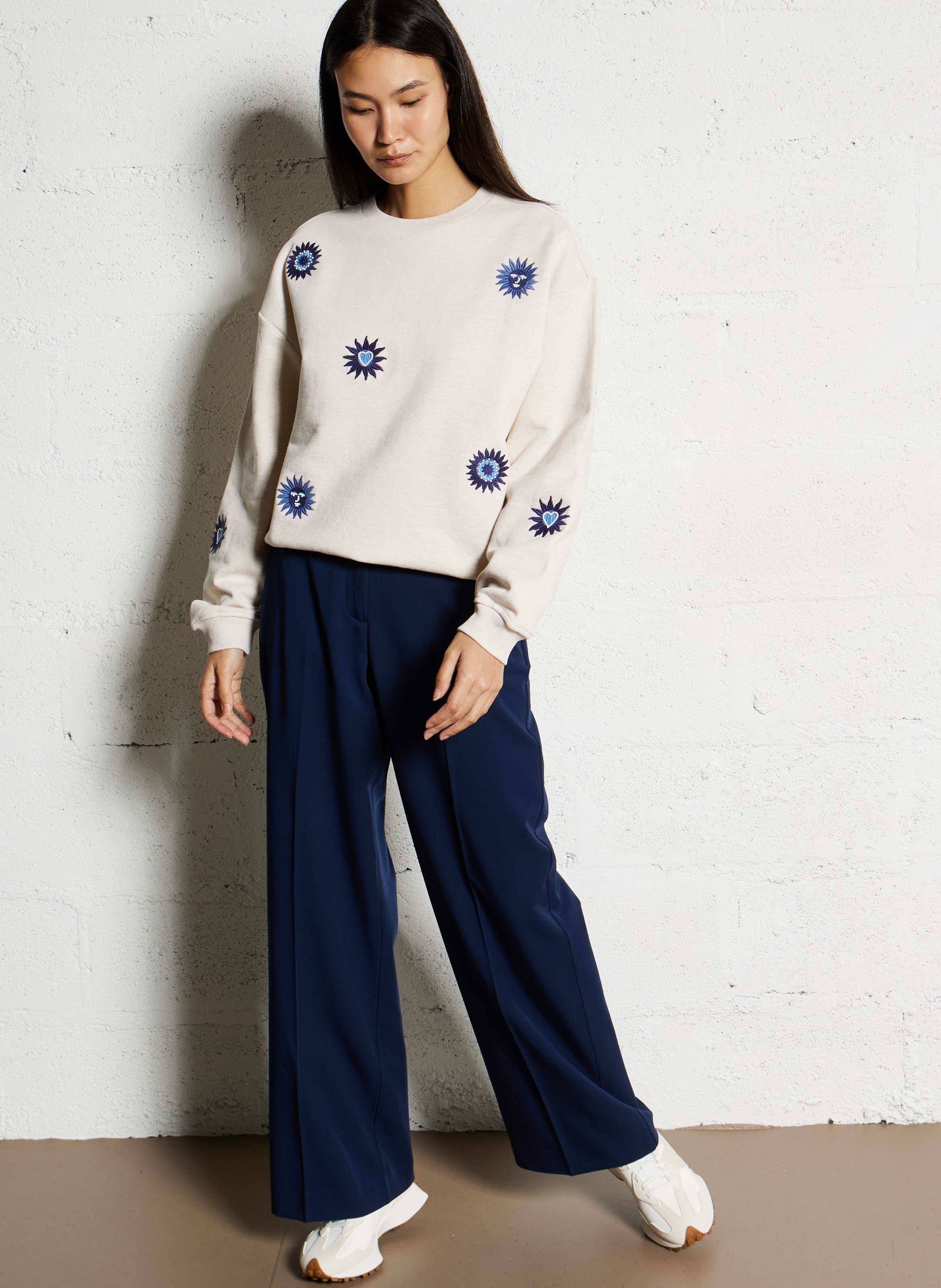 Wijde pantalon met een pasvorm. FABIENNE CHAPOT Blauw