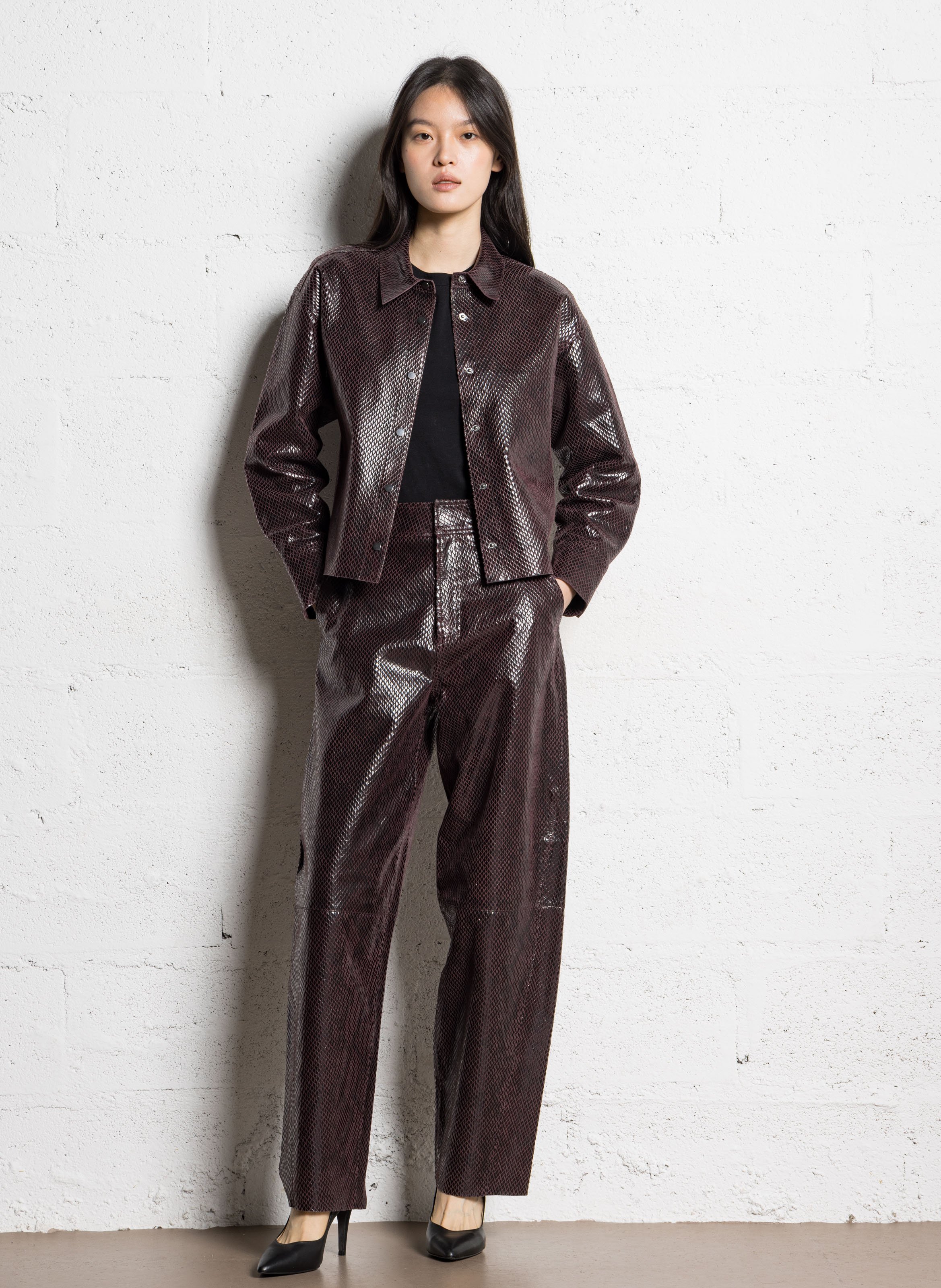 Rechte leren broek met reliëf IKKS Violet