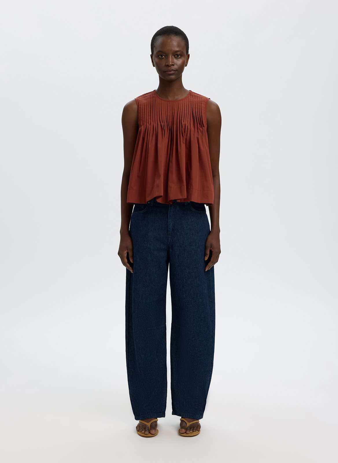 Top droit col rond plissé SELECTED Marron