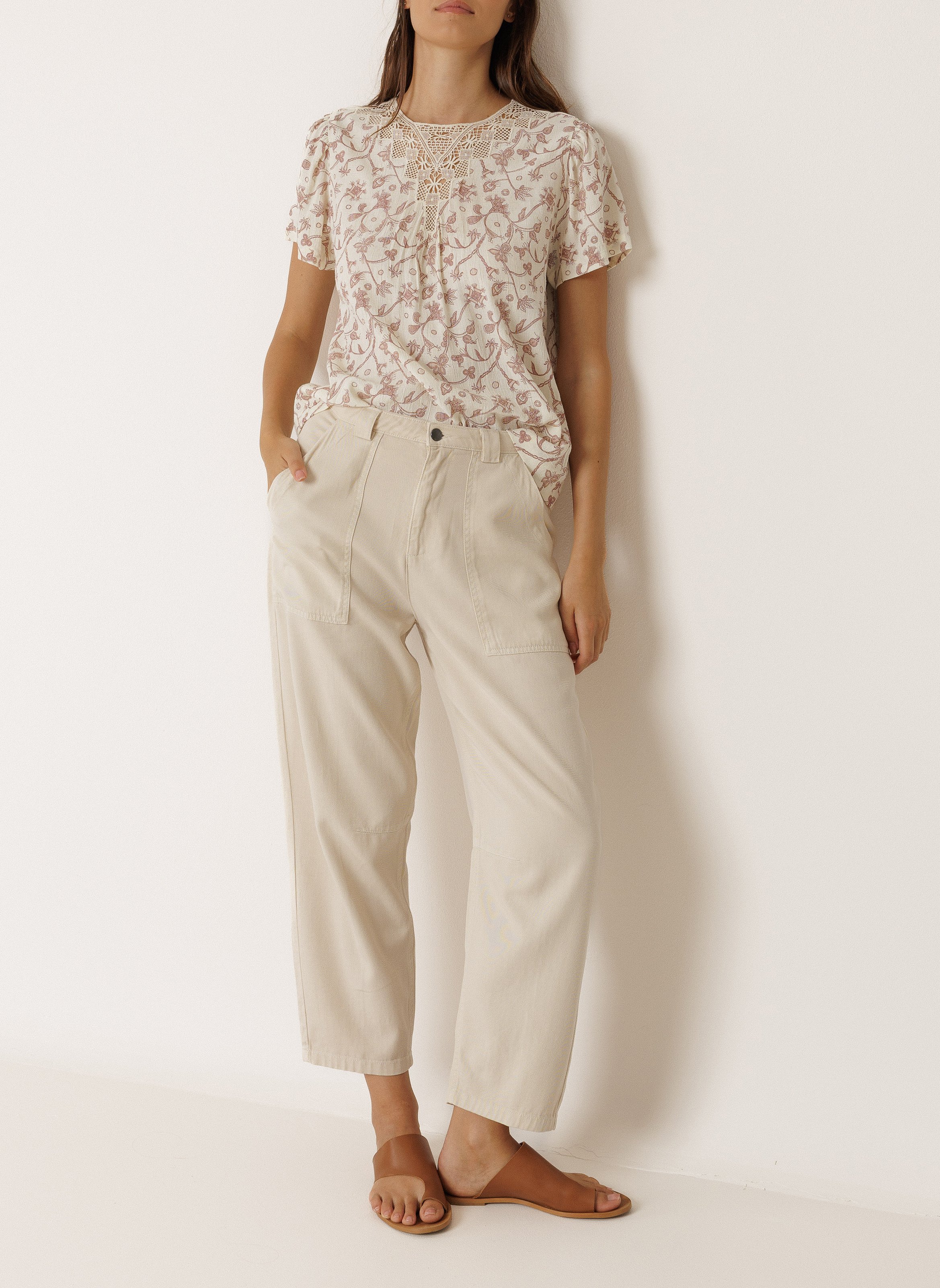 Ruime top met korte mouwen en print INDI & COLD Beige