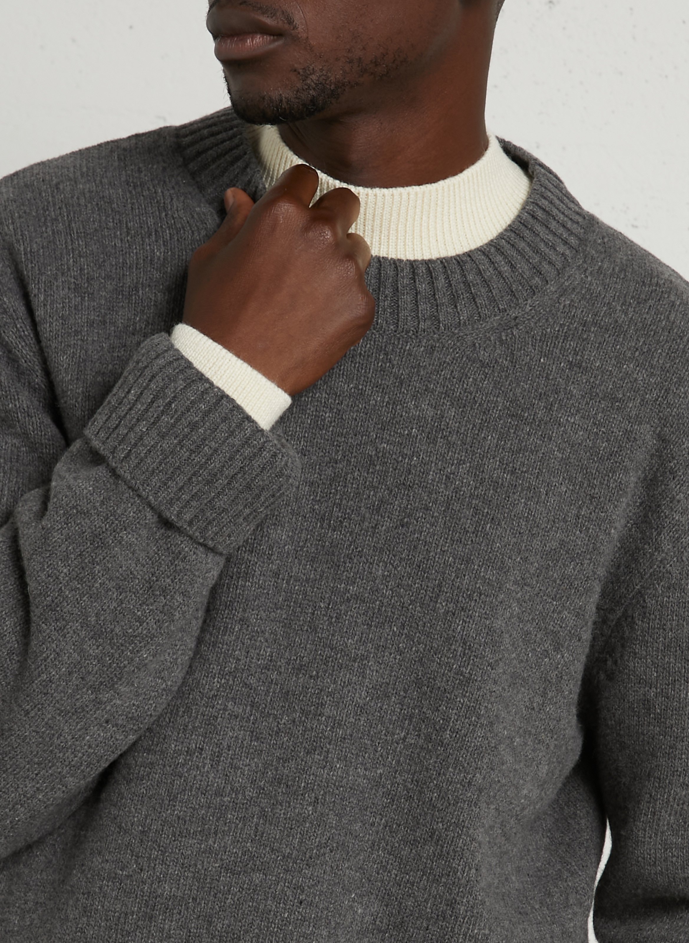 Gerade geschnittener Pullover aus Wollmix mit Rundhalsausschnitt AU PRINTEMPS PARIS Grau