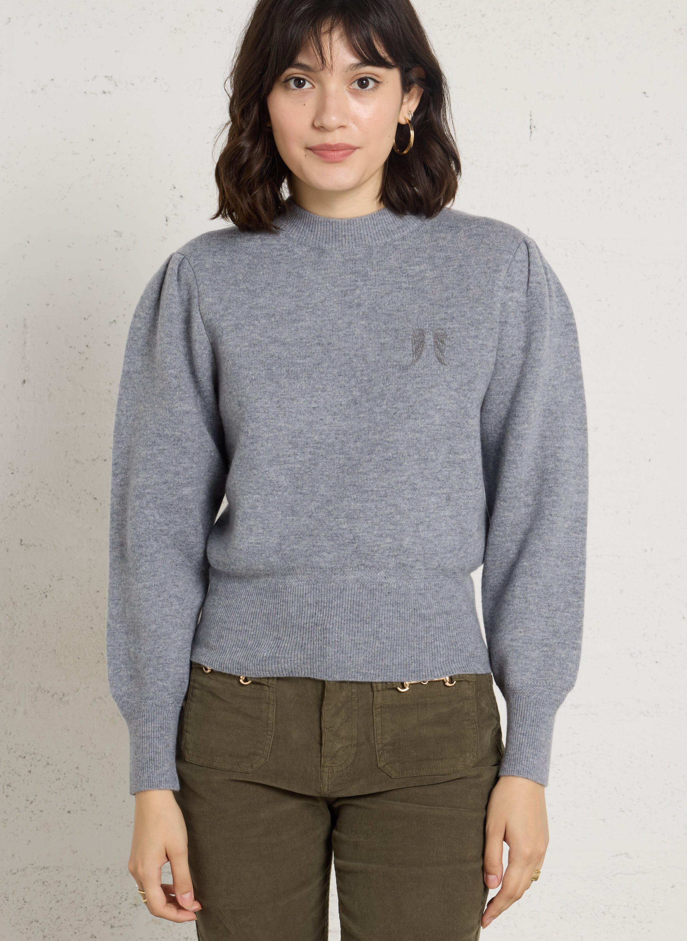 Pull droit col rond brodé en laine BERENICE