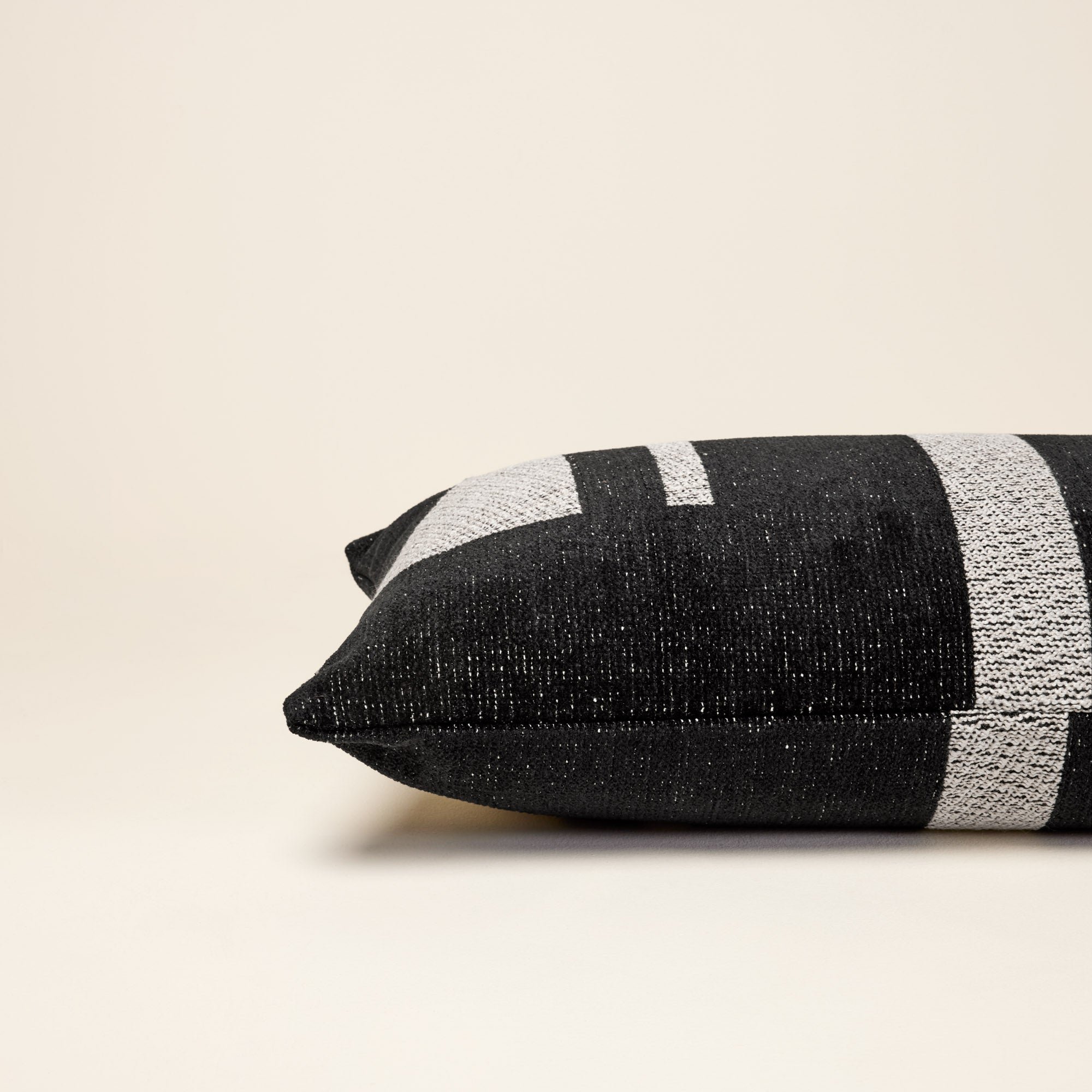 Cushion cover MADURA Black