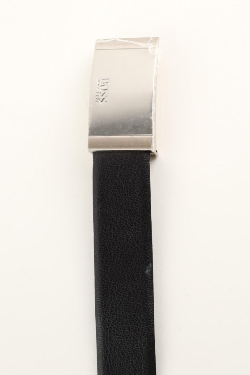 - Buckle closure. - Width: 3 cm.  BOSS - SECONDE MAIN Brown