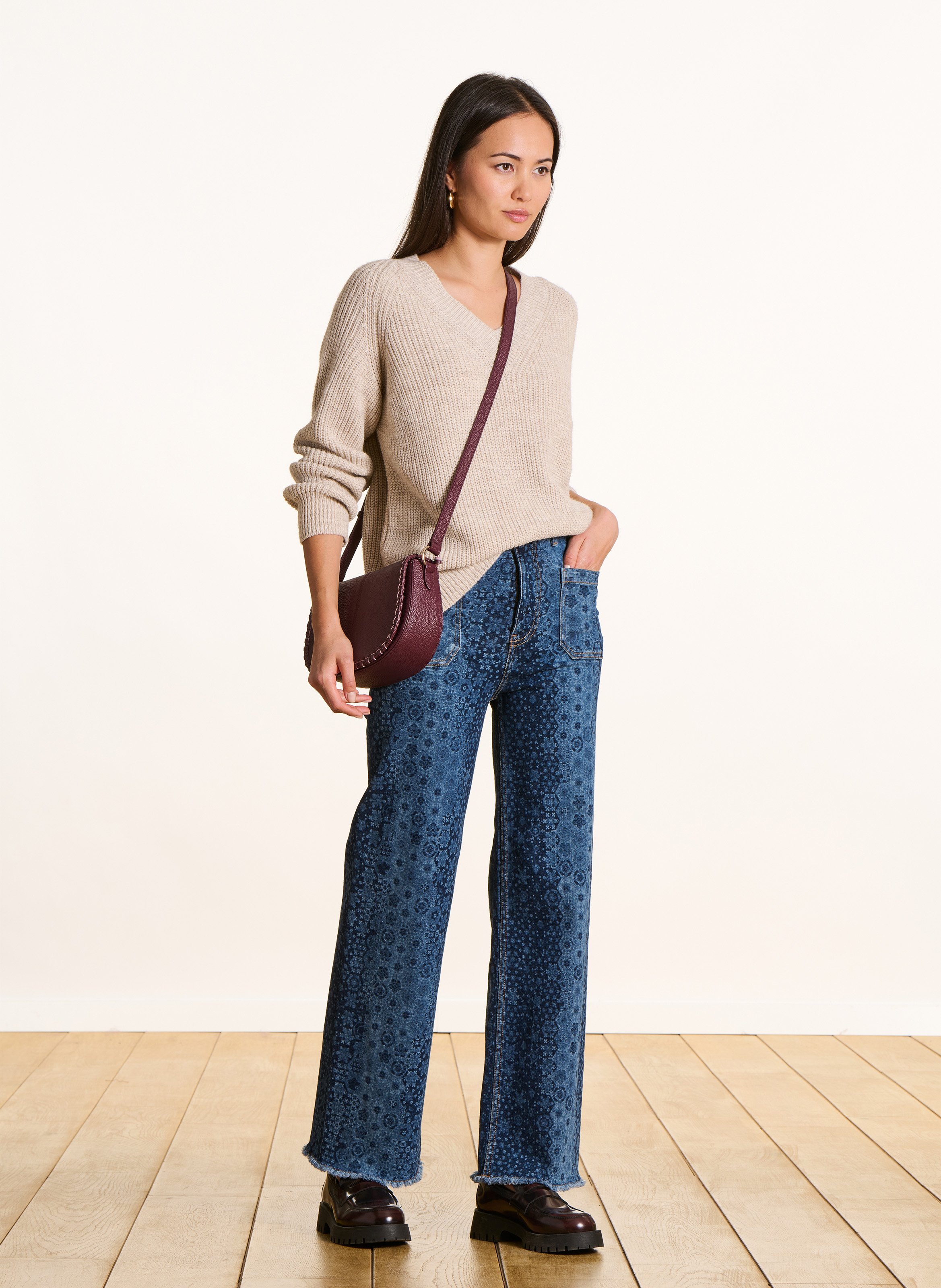 Mixed-knit straight V-neck sweater LA FEE MARABOUTEE Beige