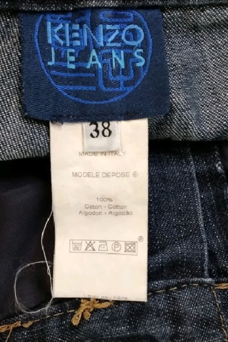 - Straight-leg jeans
- 5 pockets
- Straight cut
- Faded effect Blue