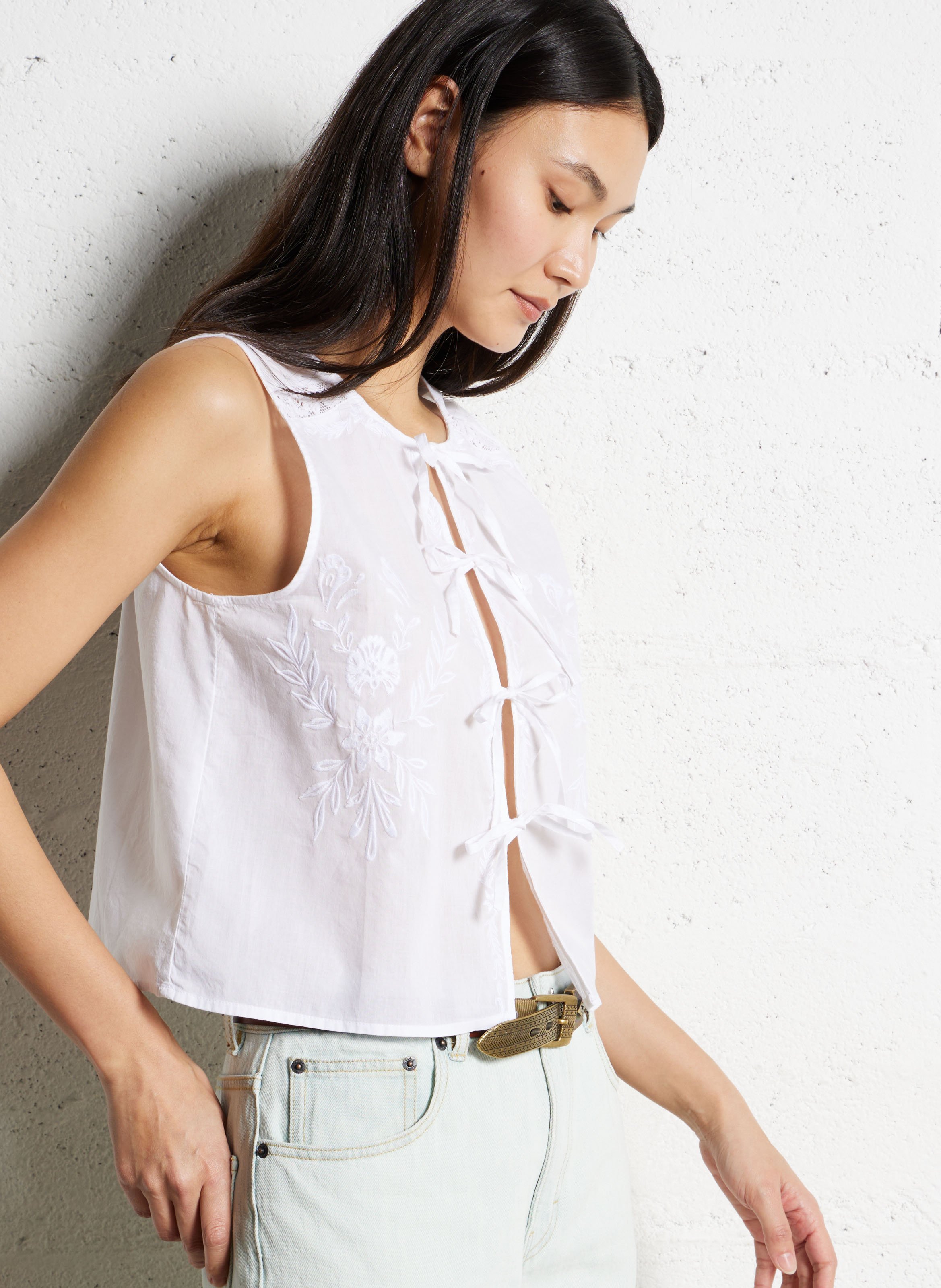 Embroidered cotton crop top LA PETITE ETOILE White