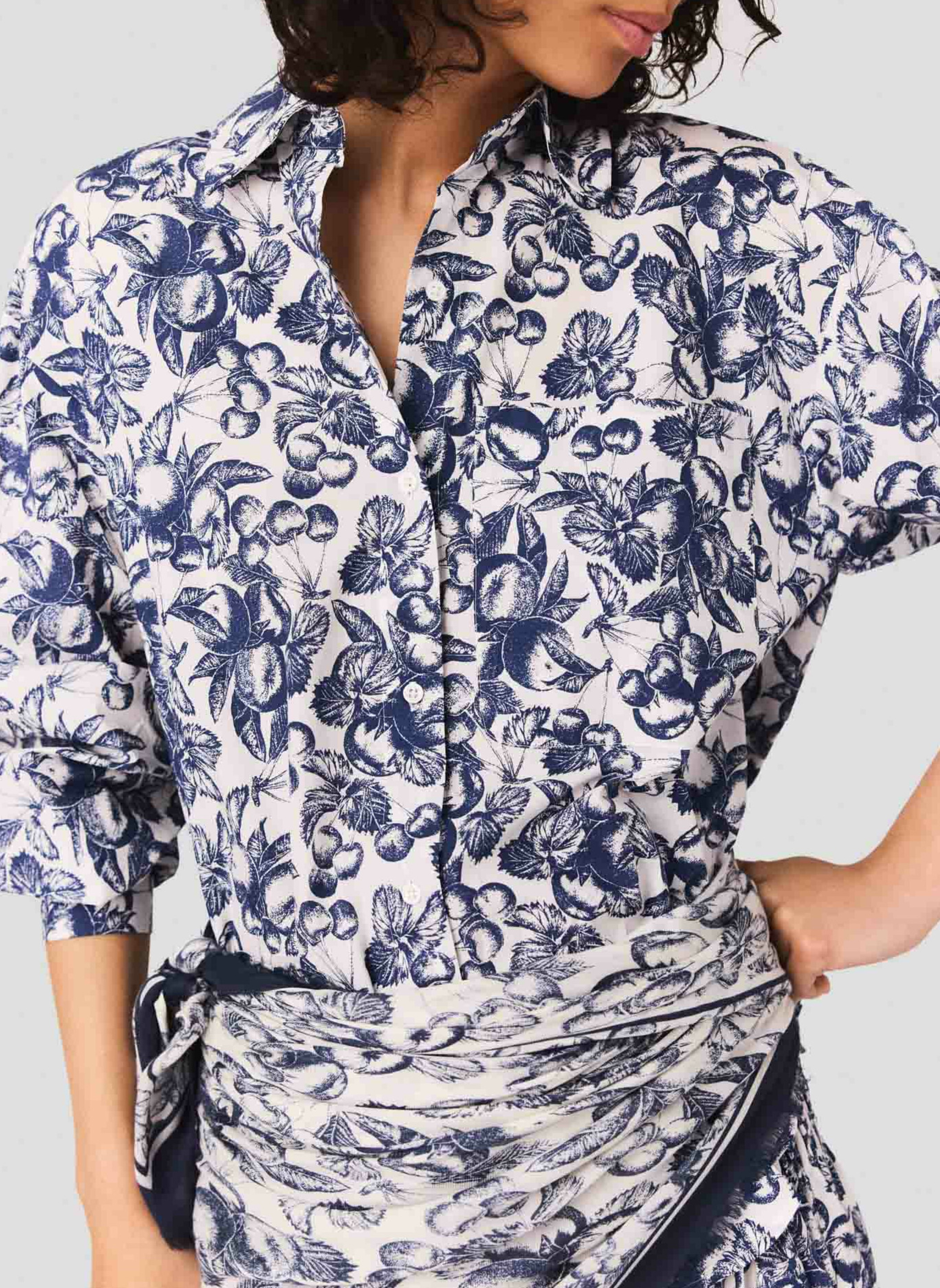 Chemise droite imprimée cerise MAJE Bleu