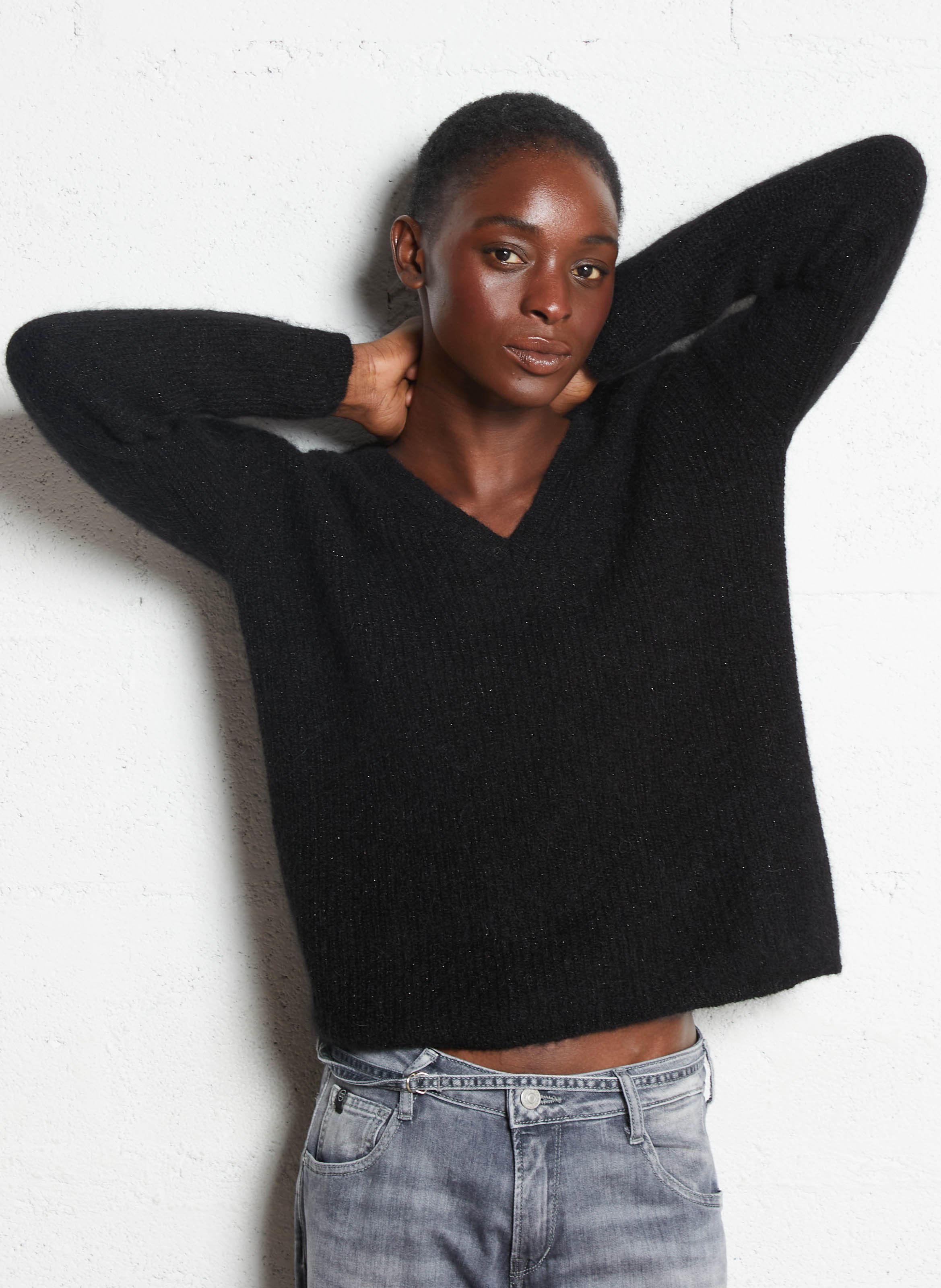 Pull droit col V métallisé en laine mélangée SUD EXPRESS Noir