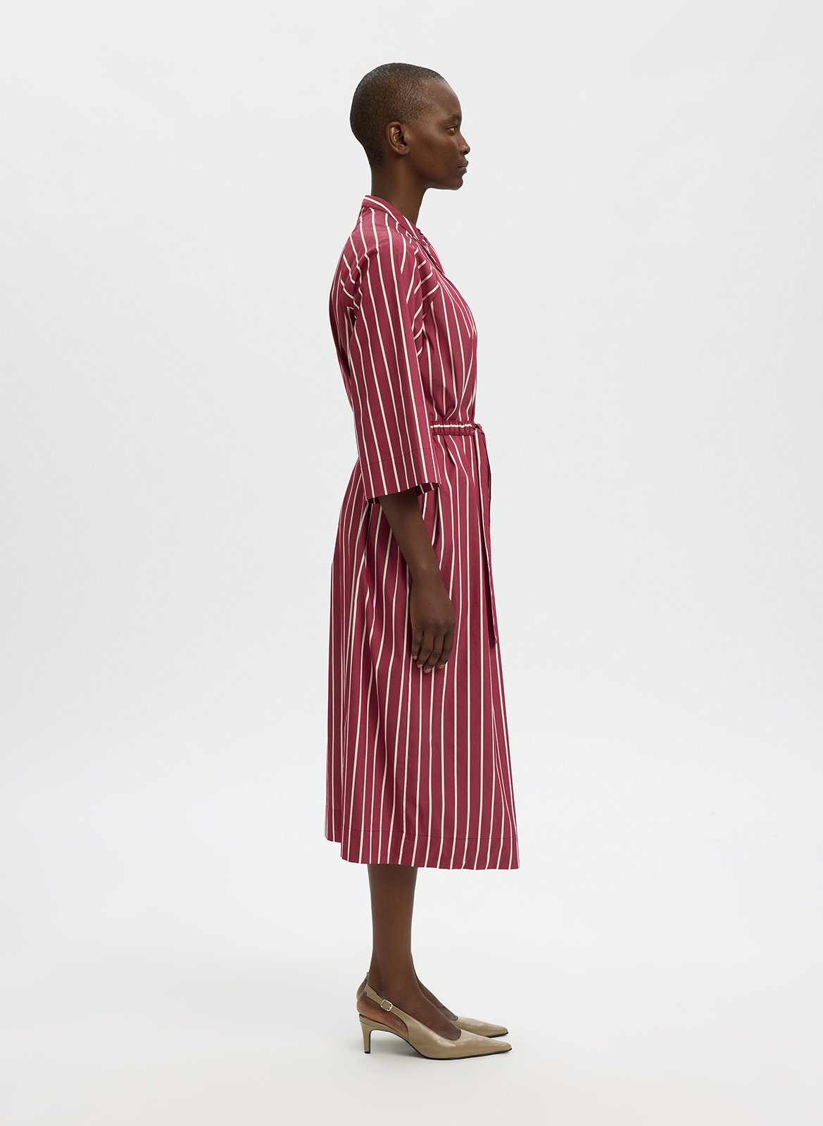 Rechte jurk met klassieke kraag van biokatoenmix met strepen SELECTED Rood