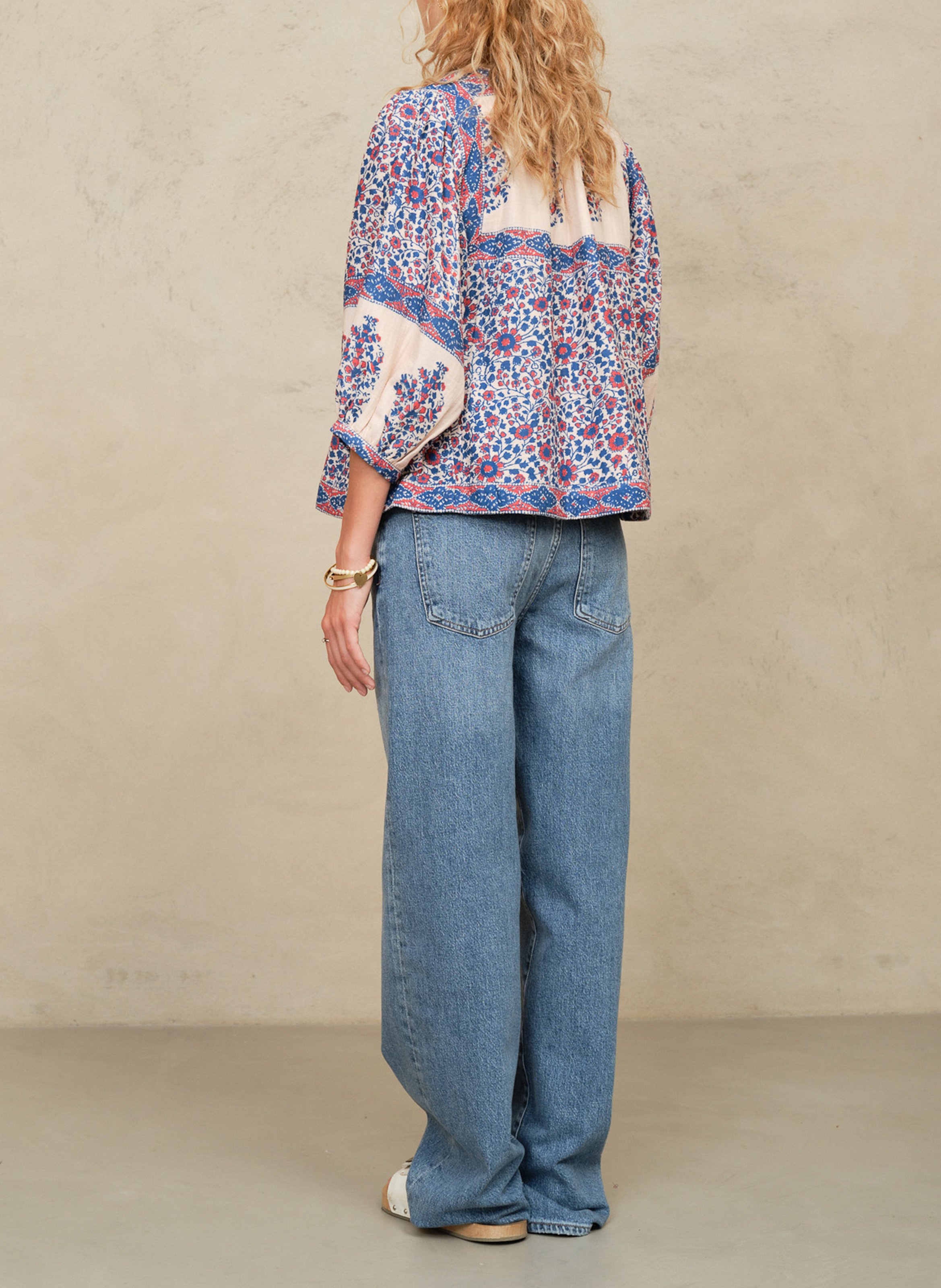 Recht katoenen jasje met ronde hals en print M.A.B.E Blauw