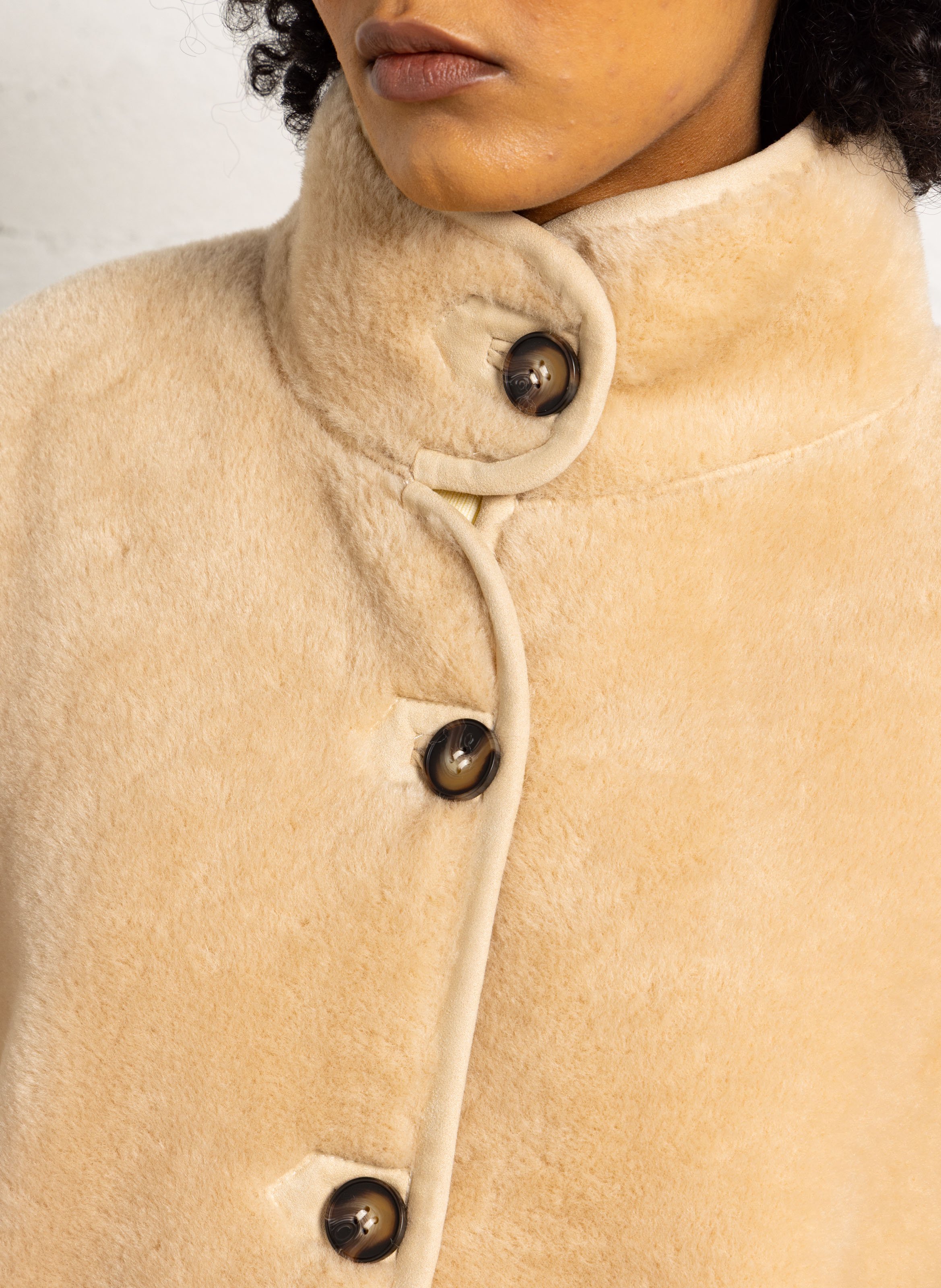 Manteau col montant en fausse fourrure SUNCOO Beige