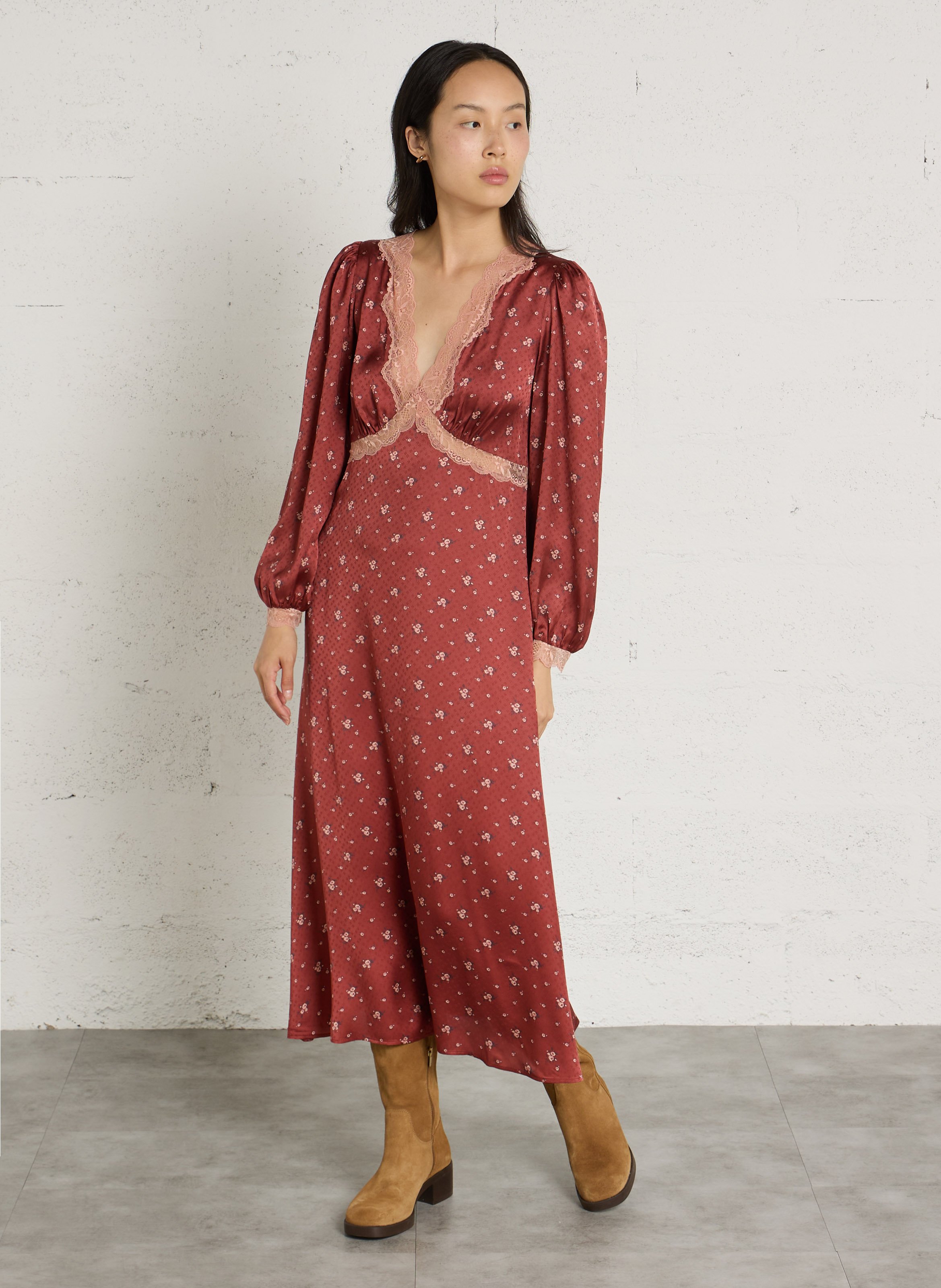 Robe longue fluide cintrée col en dentelle PETITE MENDIGOTE Orange