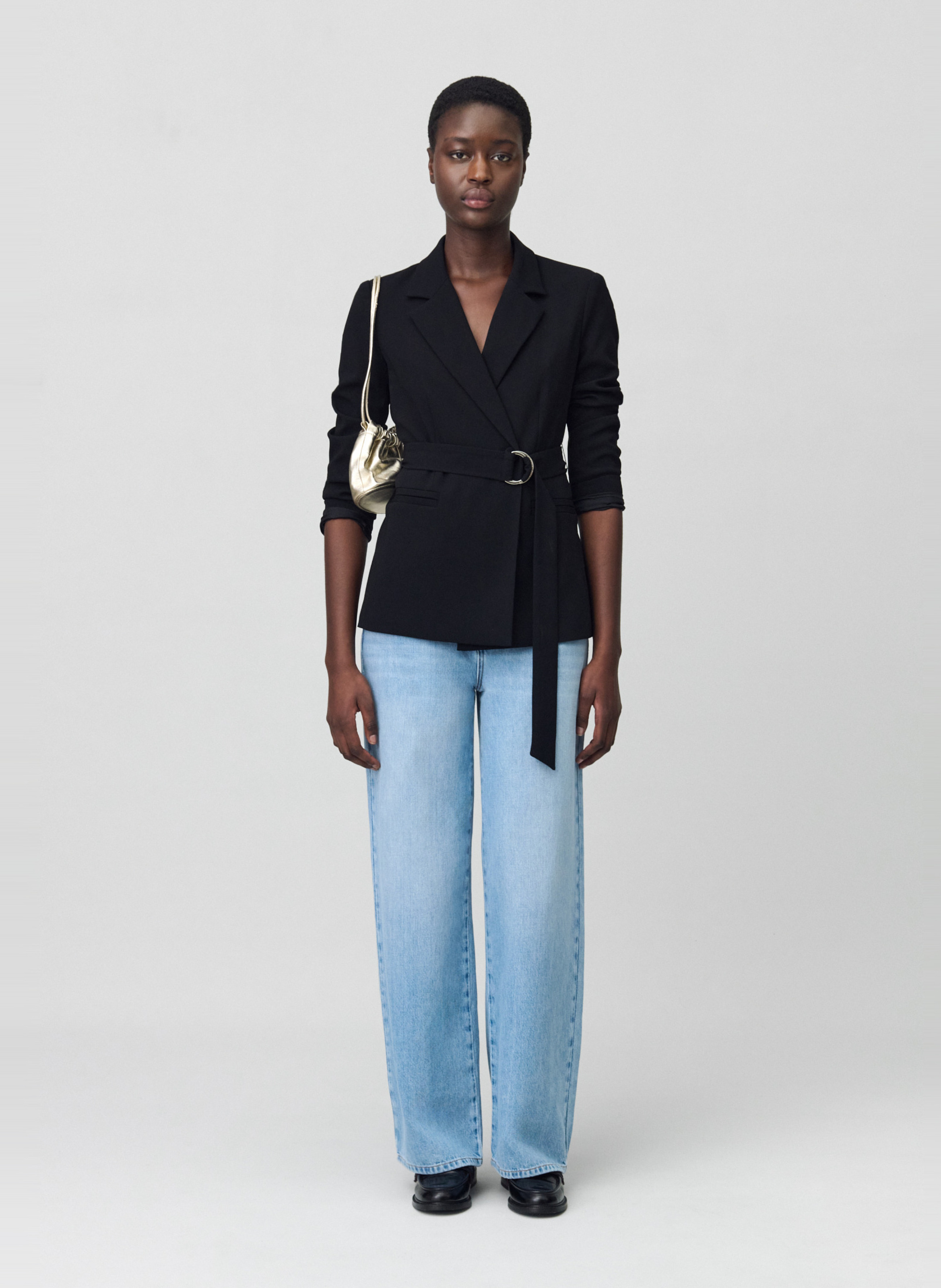 Blazer mit Gürtel und langen Ärmeln - Look 1