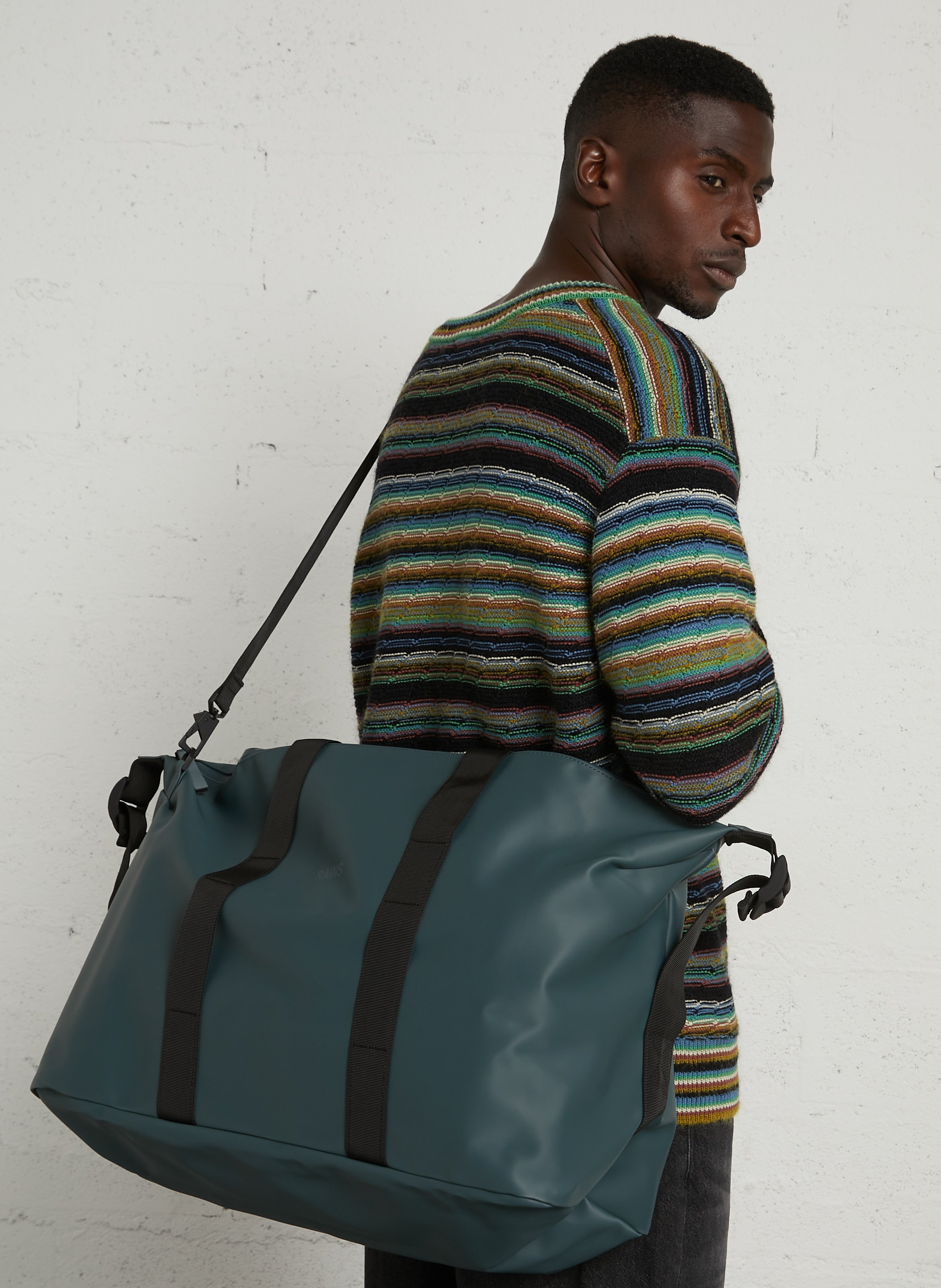 Weekender aus Kunstleder RAINS Grun