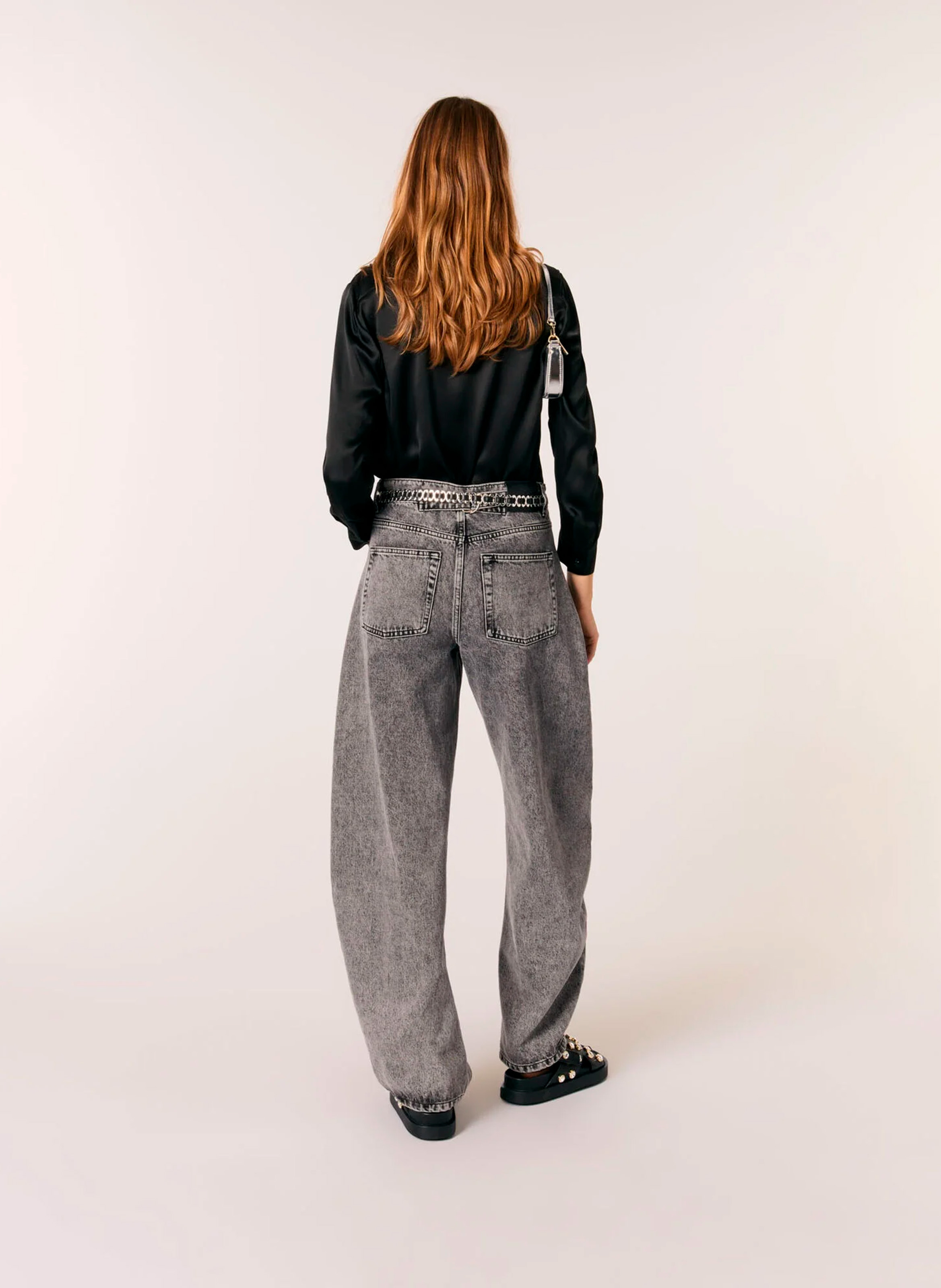 Straight-cut silk shirt with classic collar Black