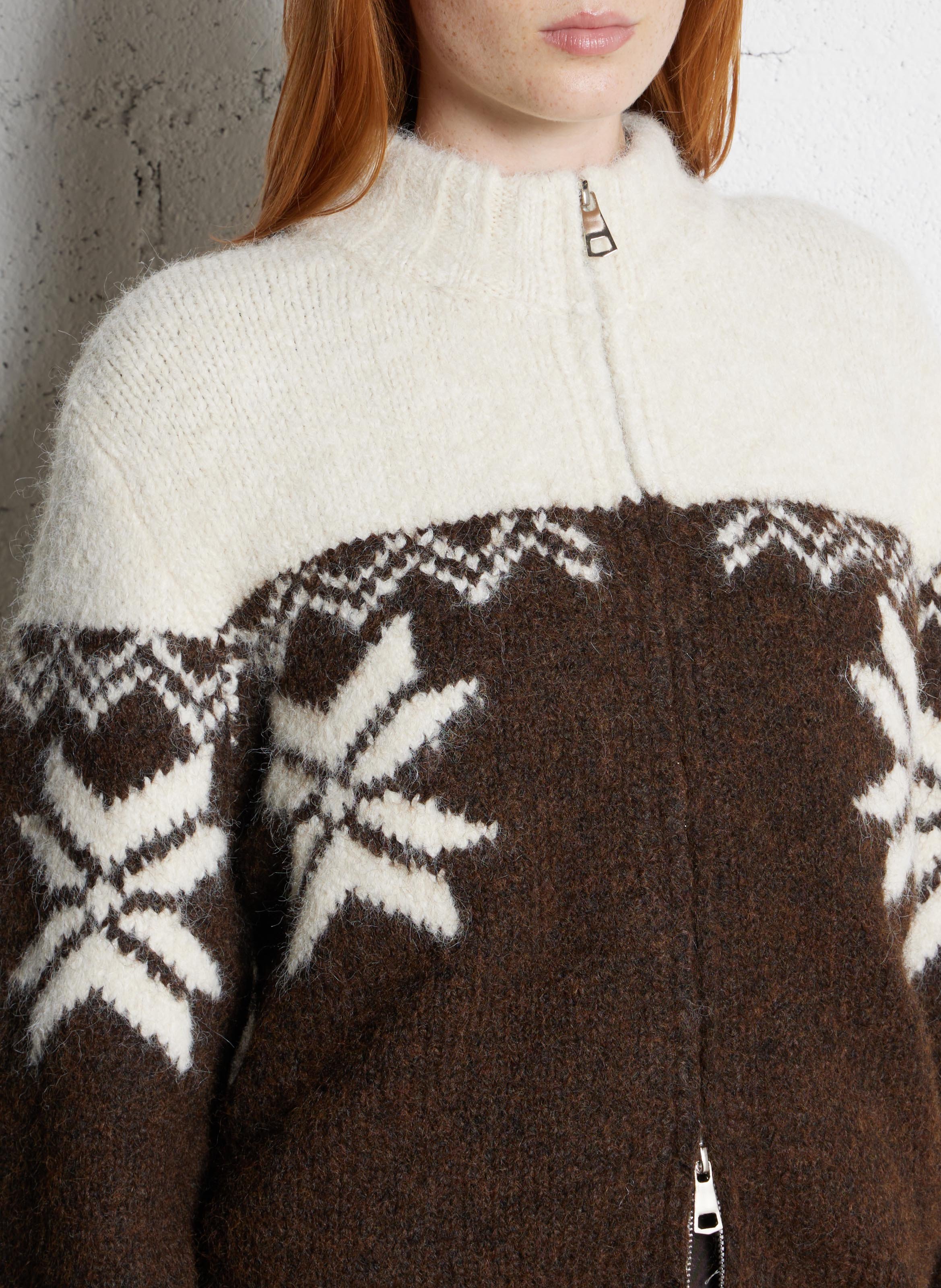 Rundhalsausschnitt-Pullover mit Reißverschluss und Muster THE KORNER Braun