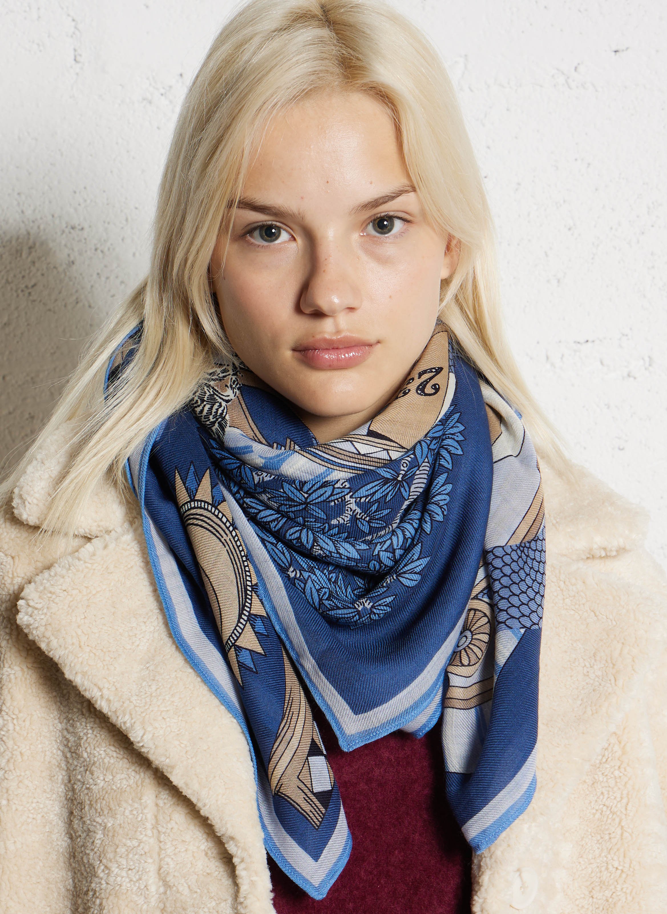 Etole rectangulaire imprimée en laine INOUI EDITIONS Bleu