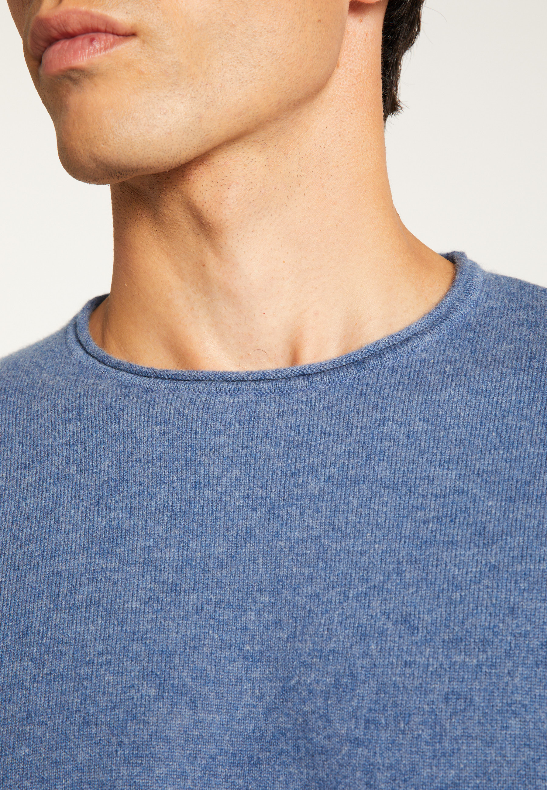 Cashmere sweater with rolled turtleneck MAISON MONTAGUT Blue