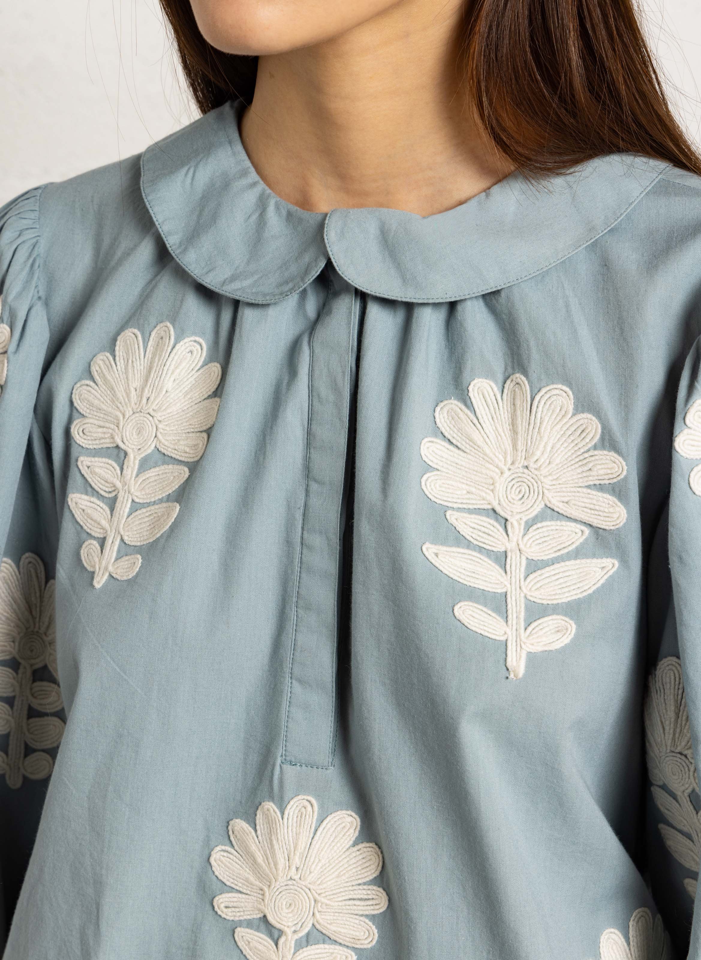 Weite Bluse mit Stehkragen aus Baumwolle ANTIK BATIK Blau