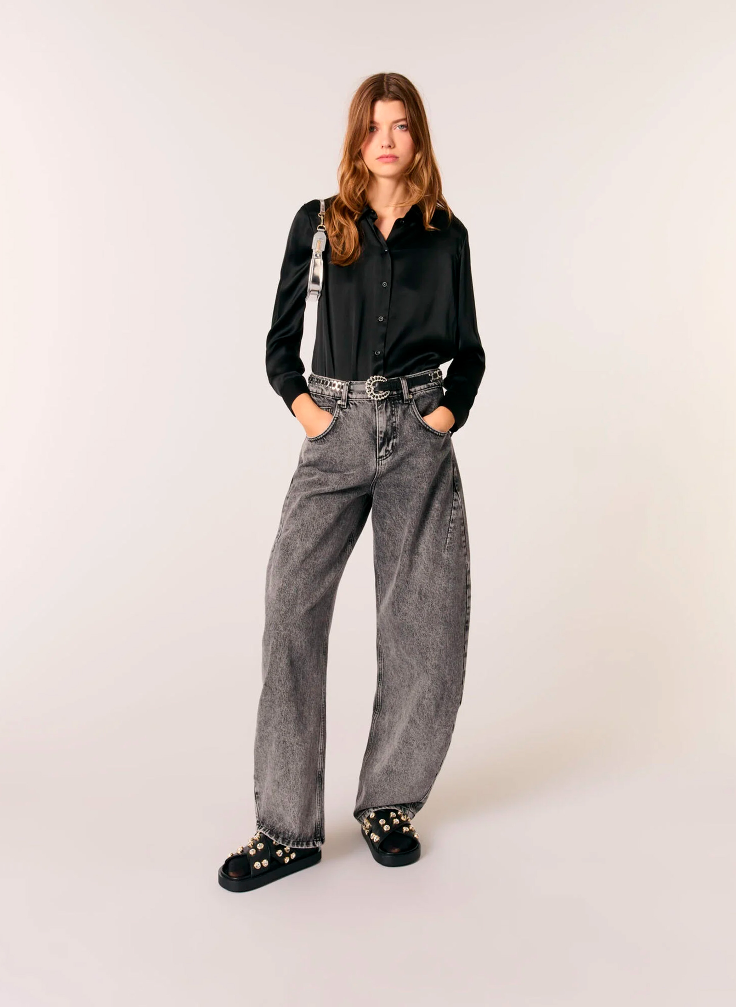 Straight-cut silk shirt with classic collar Black