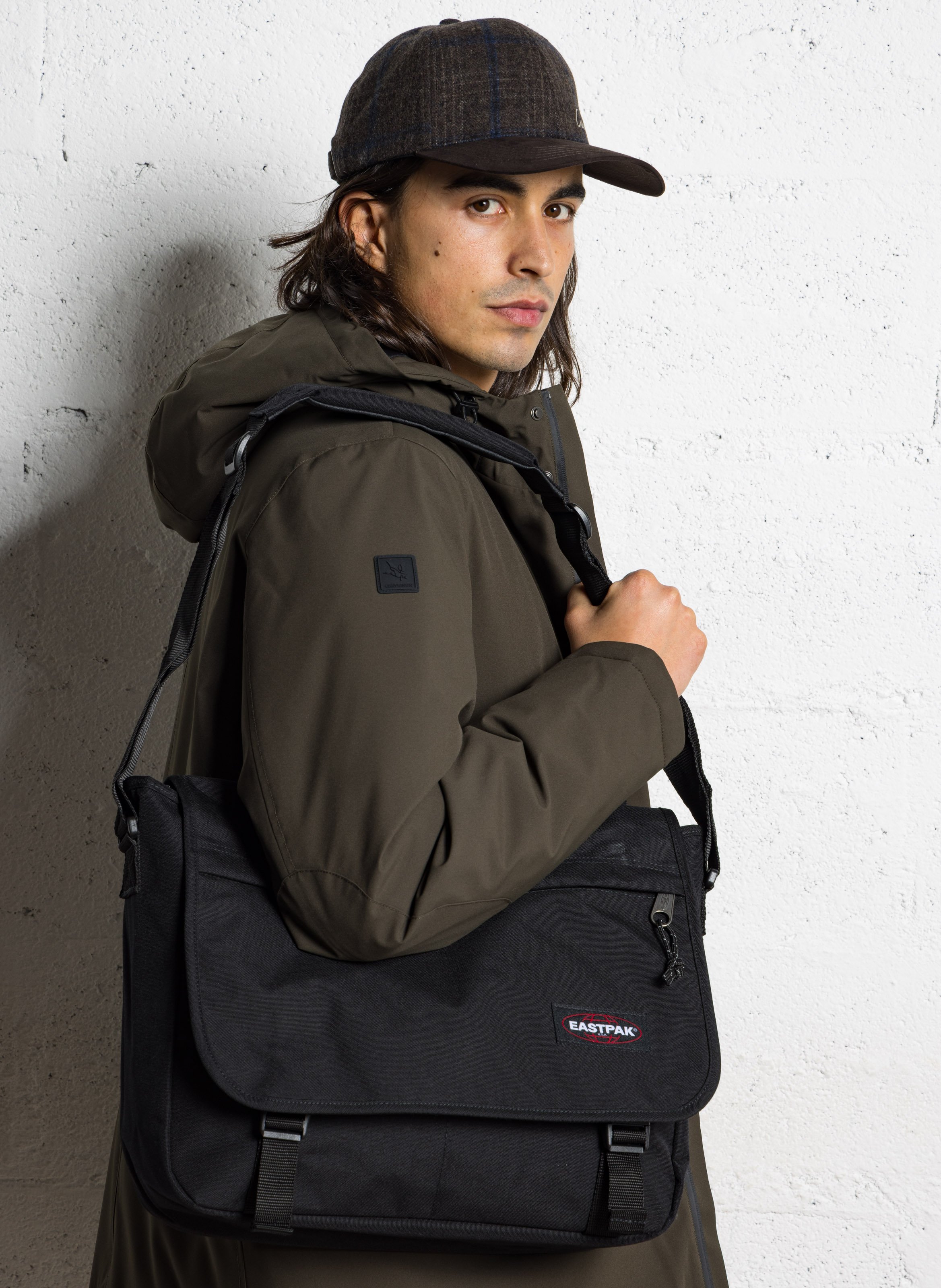 Tomec - Umhängetasche EASTPAK Schwarz