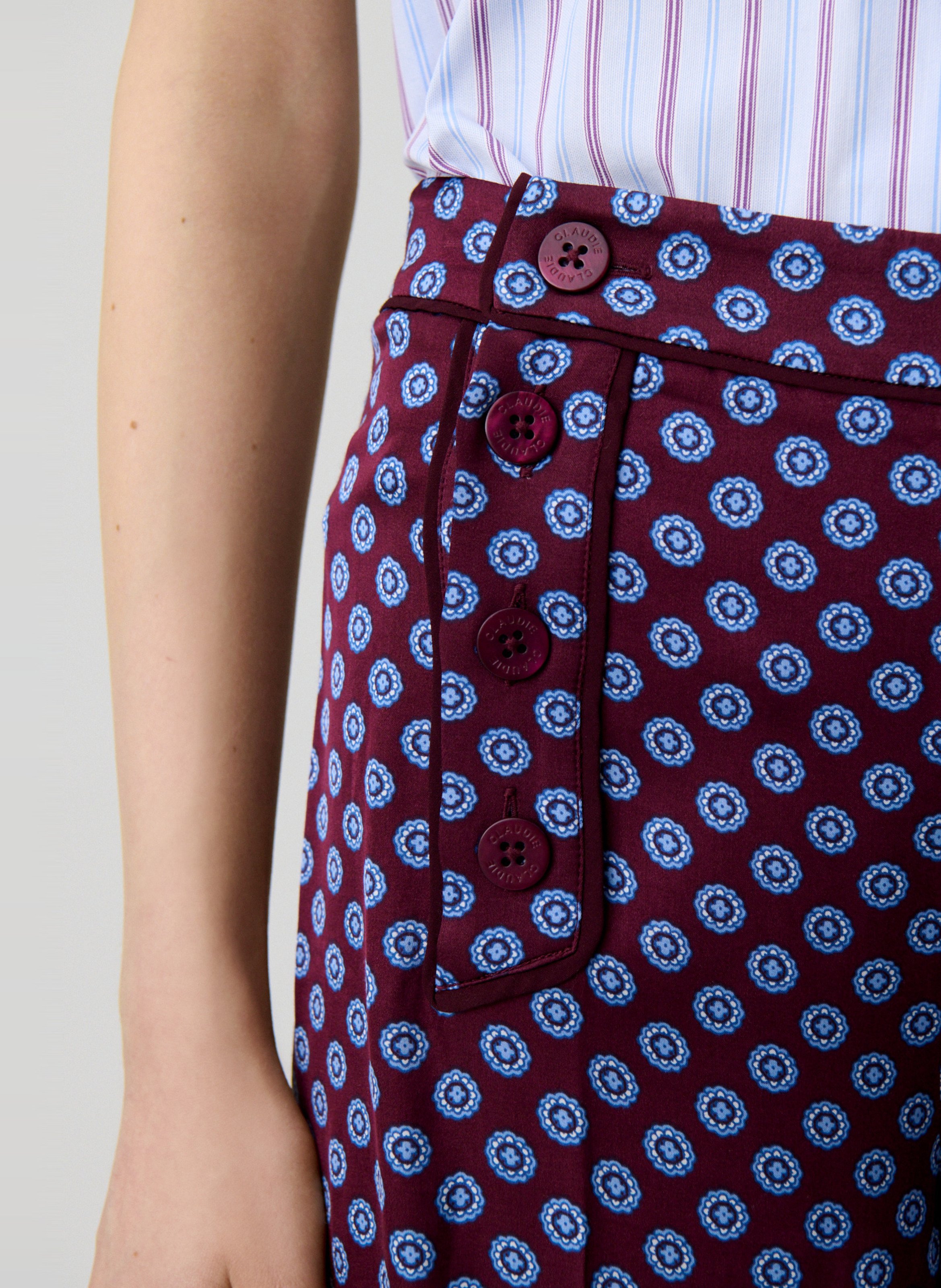 Weite weich fallende Hose mit Aufdruck CLAUDIE PIERLOT Rot