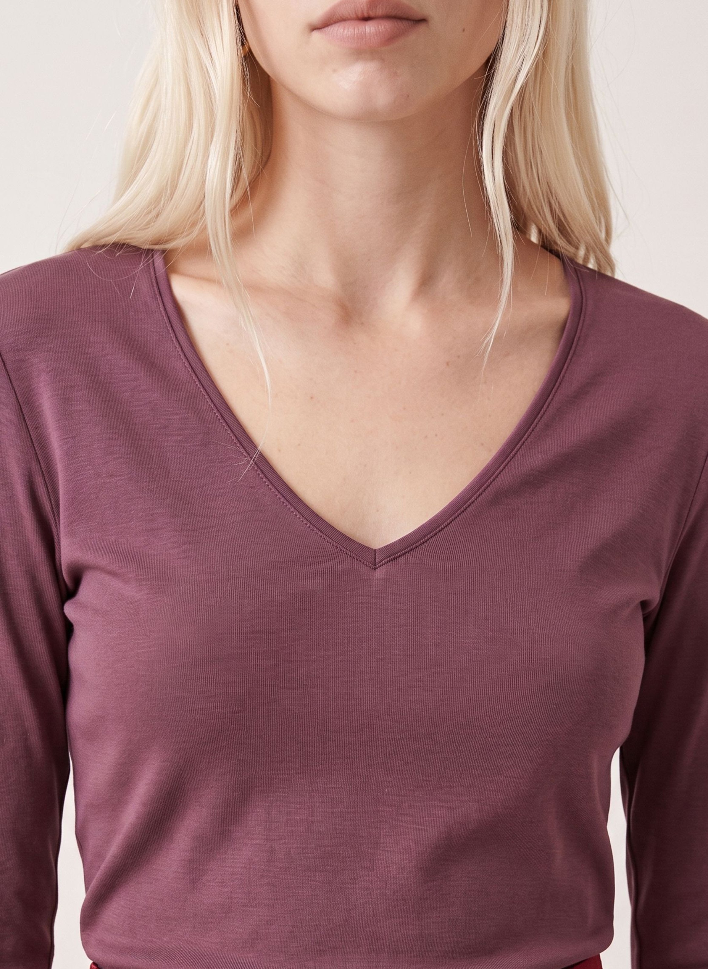 Plain V-neck T-shirt in cotton blend KOOKAI Plums