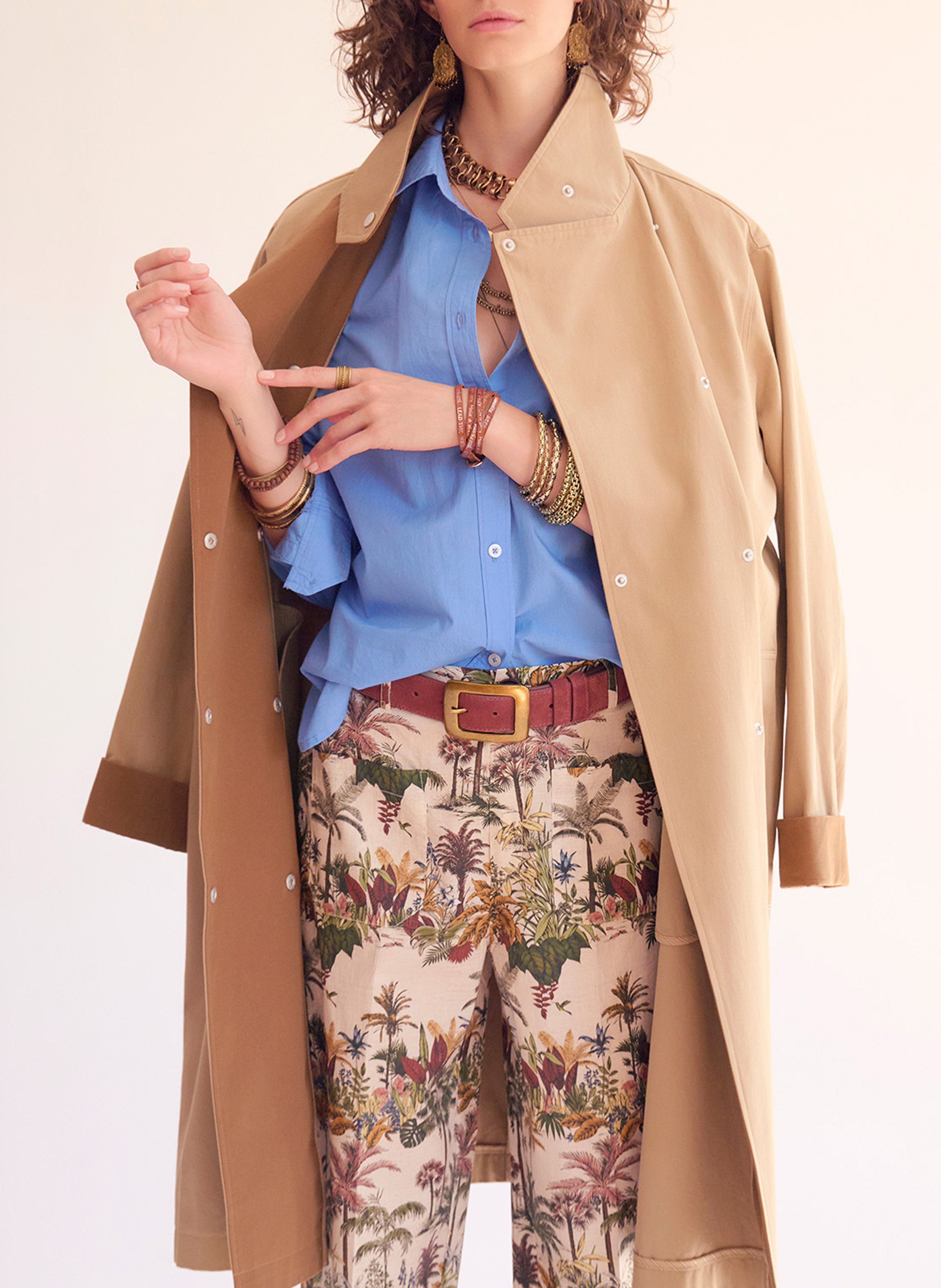 Wijde effen knoopmantel MKT Beige