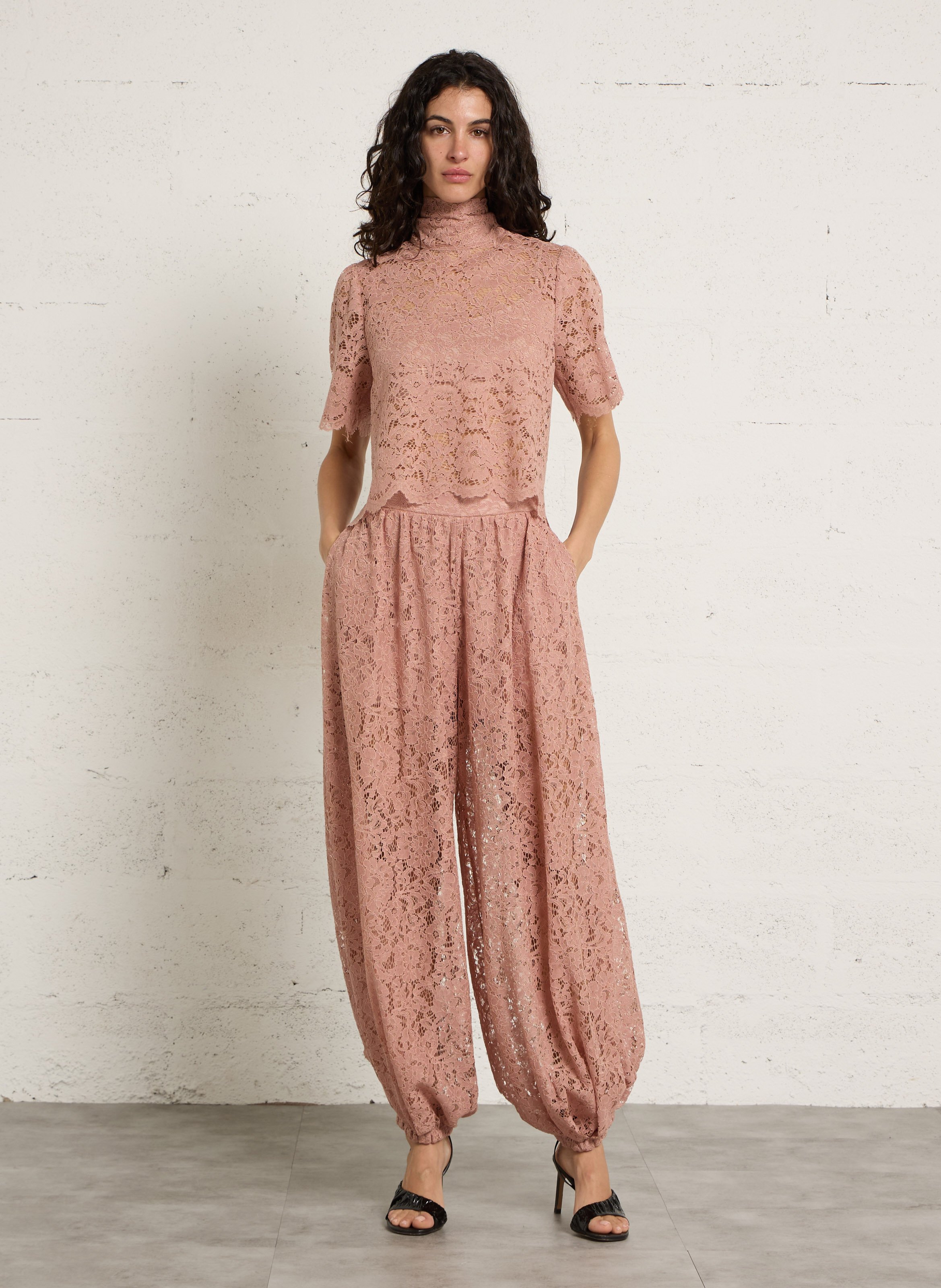 Top droit col montant en dentelle IMPERIAL Rose